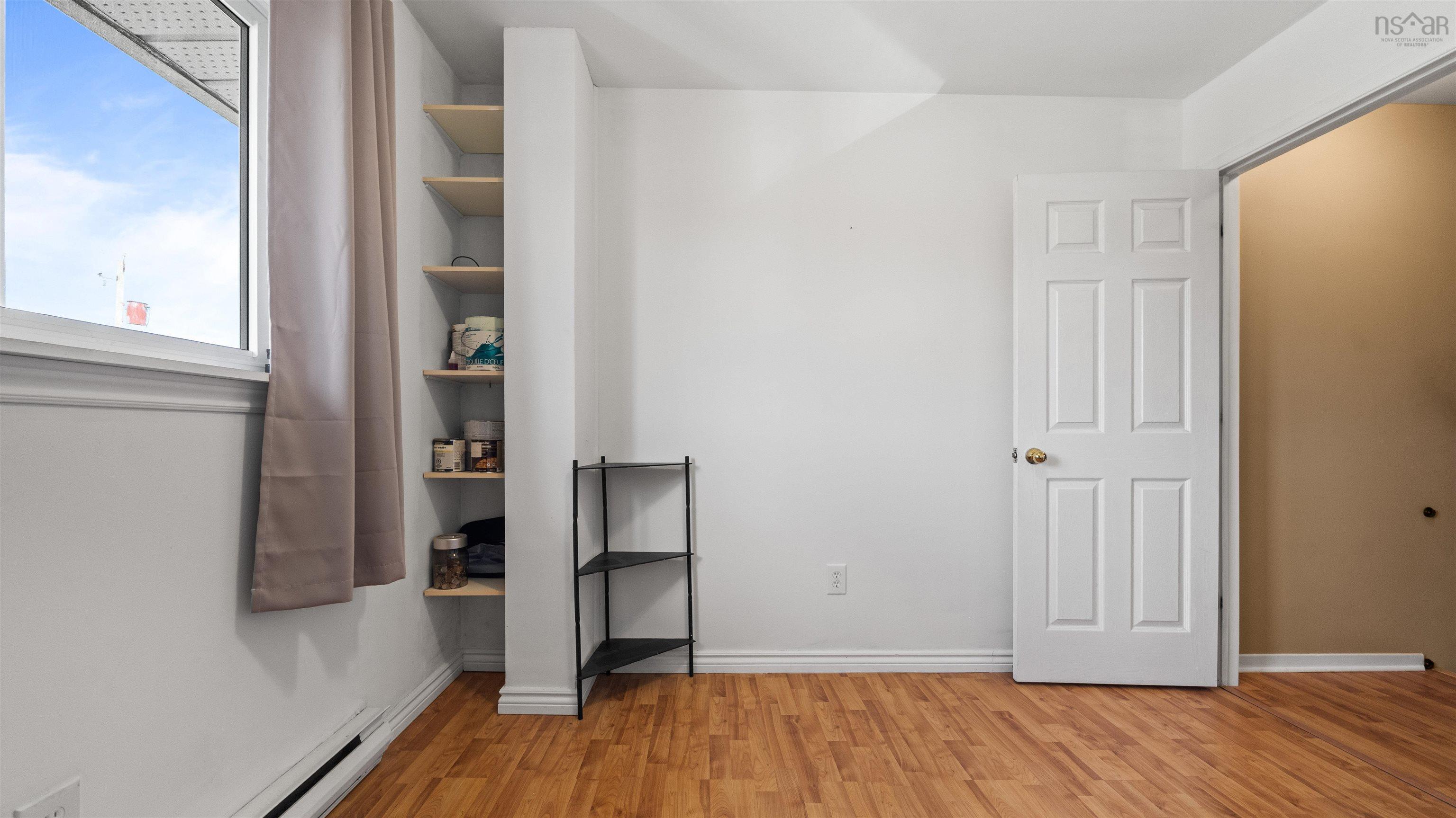 $429,900.00: 27 Tamerlane Court, Forest Hills