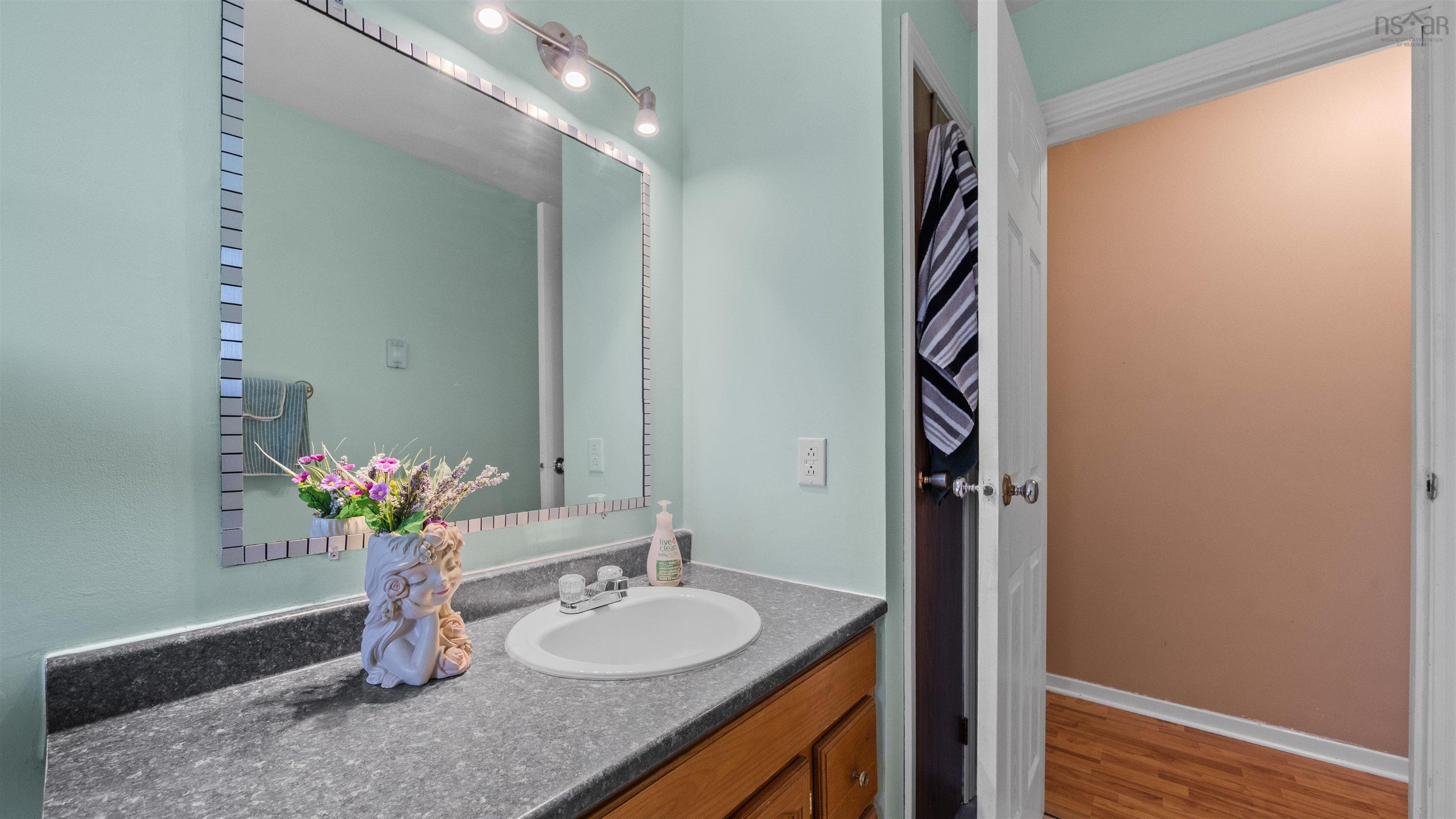 $429,900.00: 27 Tamerlane Court, Forest Hills