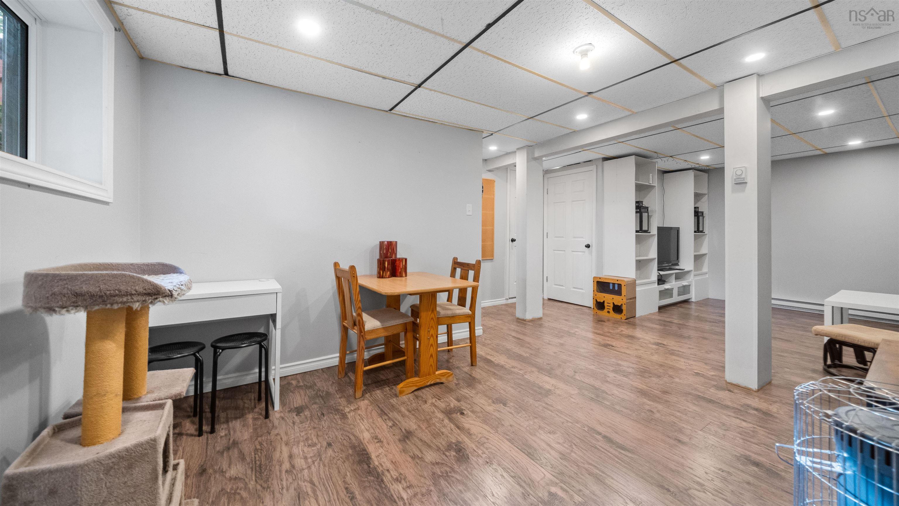 $429,900.00: 27 Tamerlane Court, Forest Hills