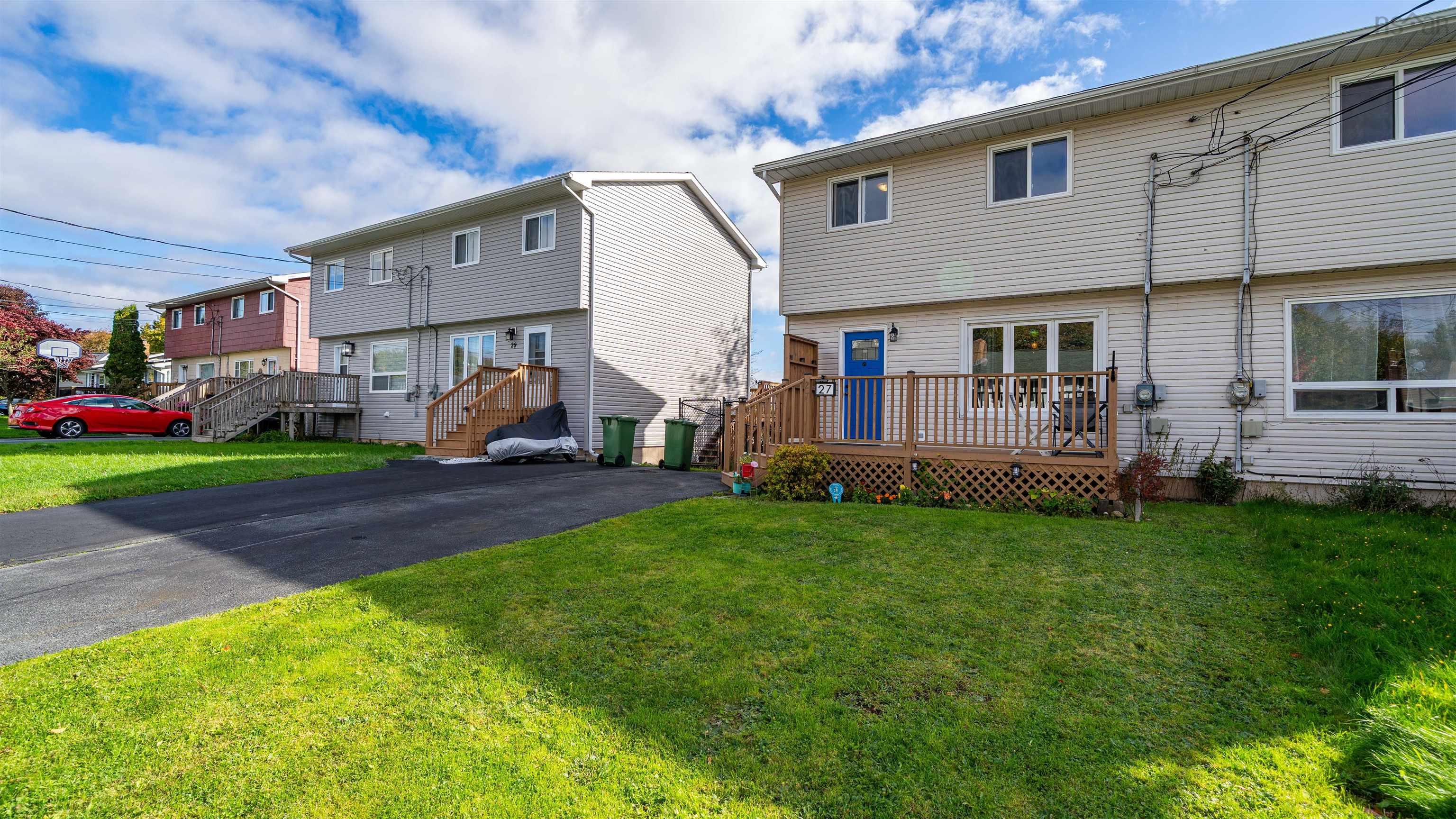 $429,900.00: 27 Tamerlane Court, Forest Hills