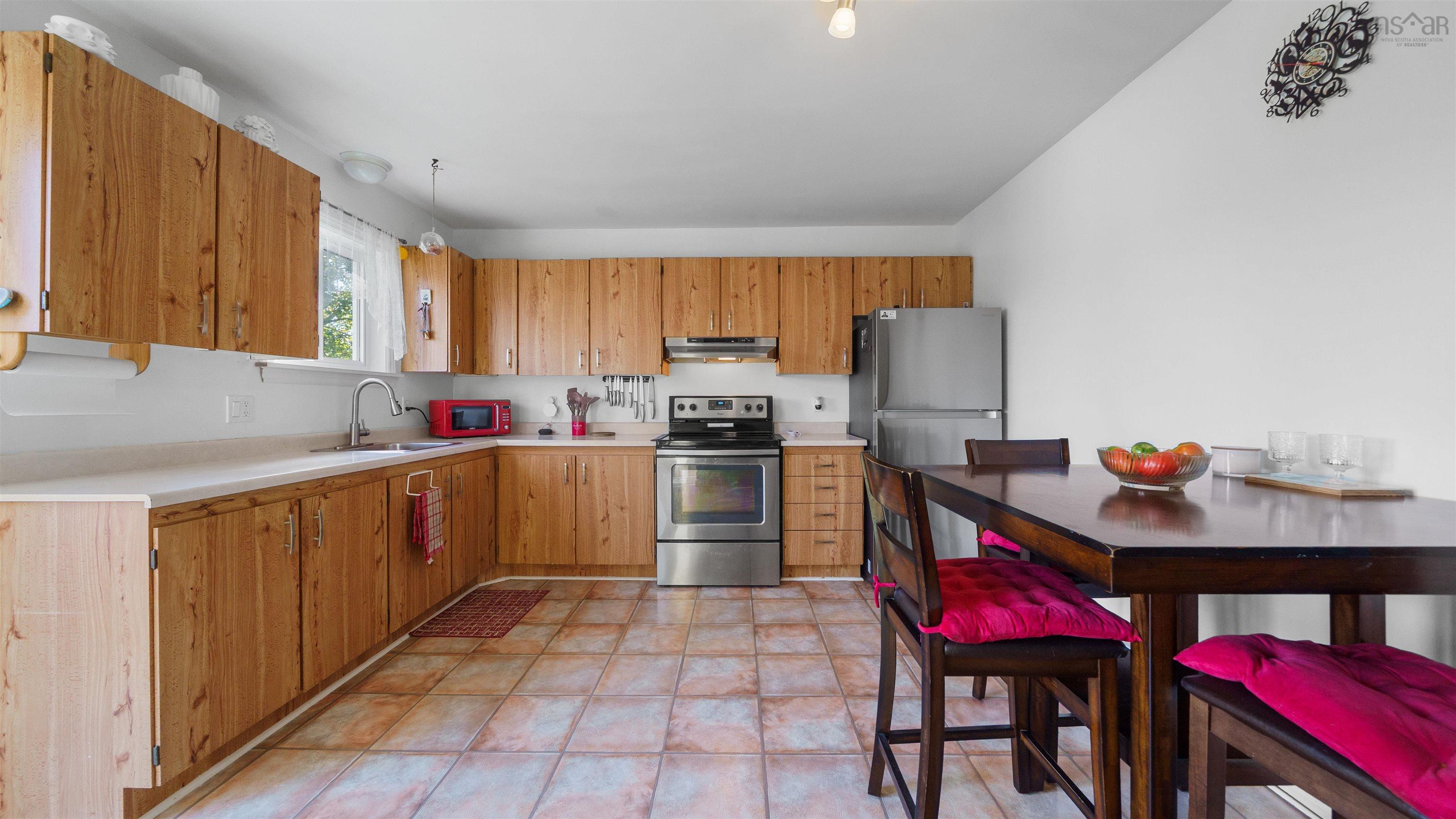 $429,900.00: 27 Tamerlane Court, Forest Hills