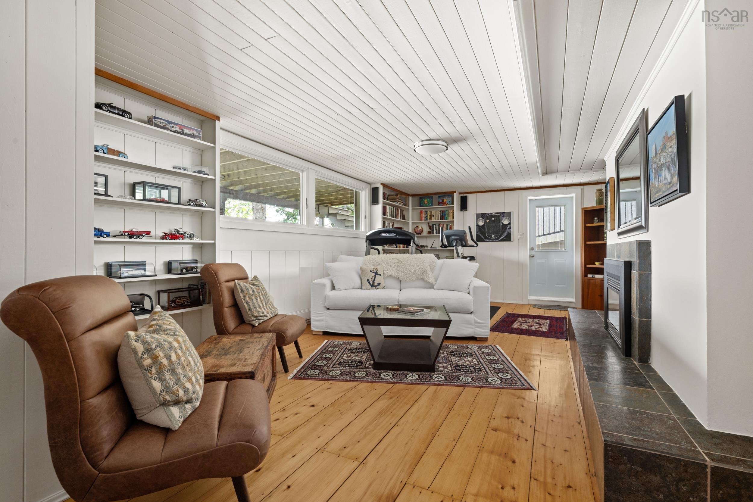 $2,349,000.00: 1077 Shore Drive, Bedford