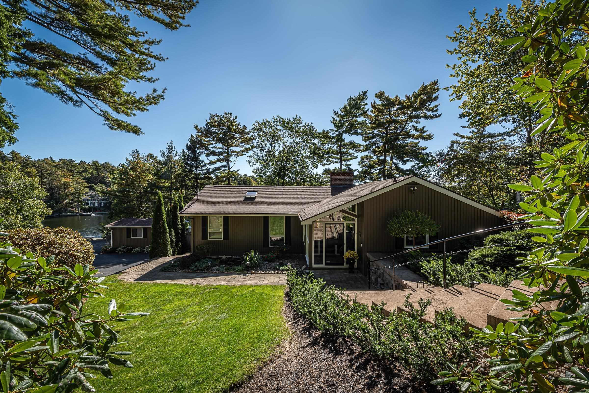 $2,349,000.00: 1077 Shore Drive, Bedford