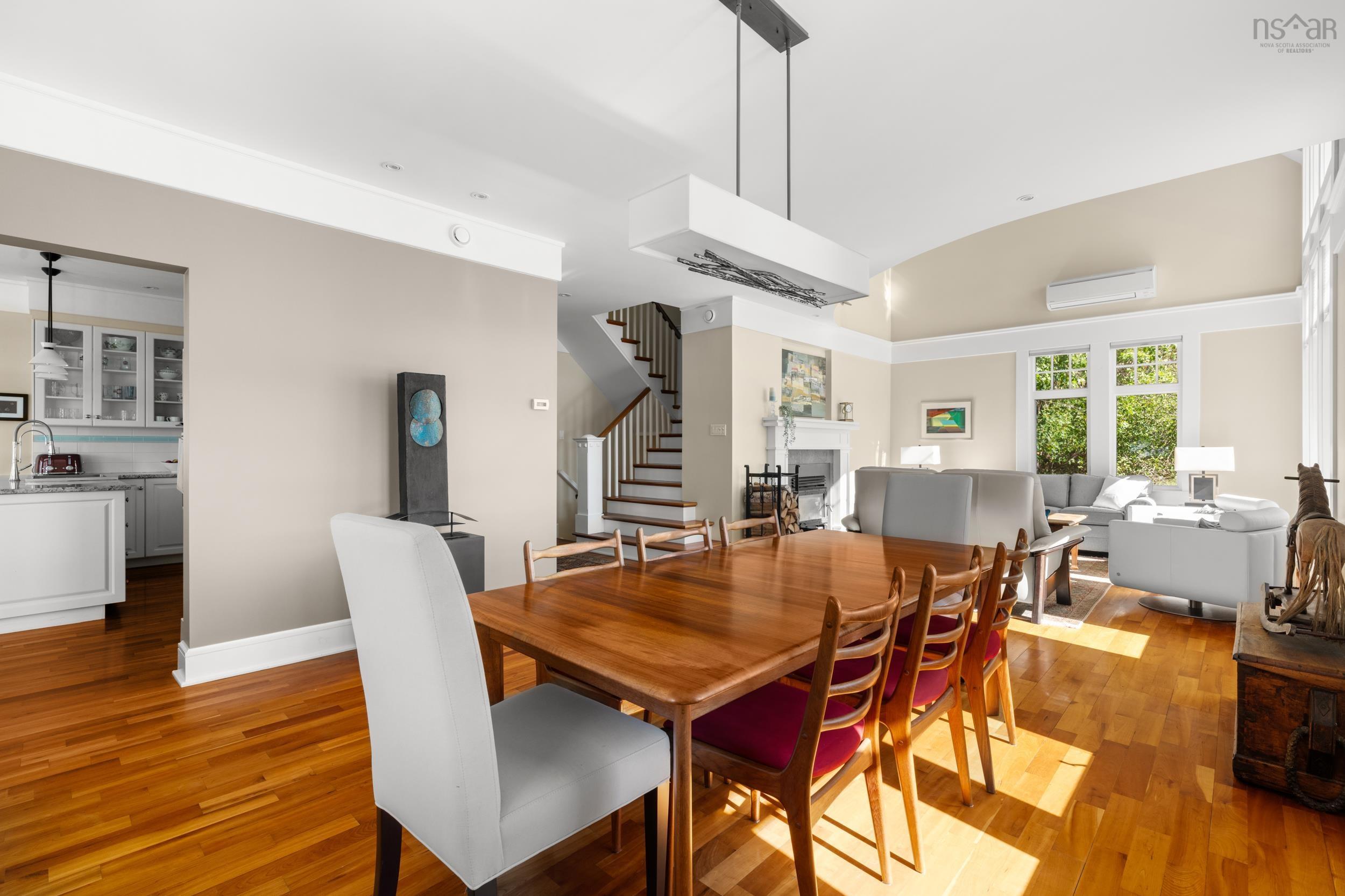 $1,640,000.00: 1712 Oakland Road, Oakland