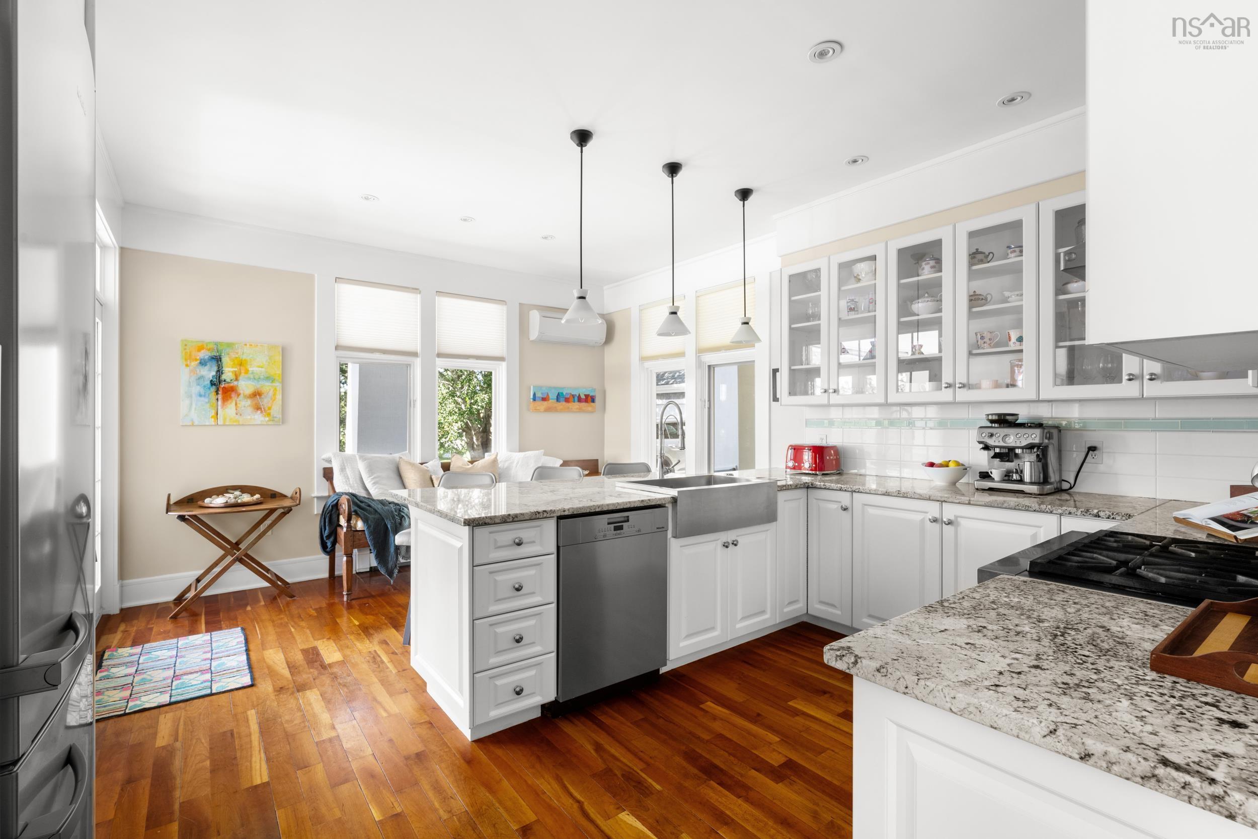 $1,640,000.00: 1712 Oakland Road, Oakland