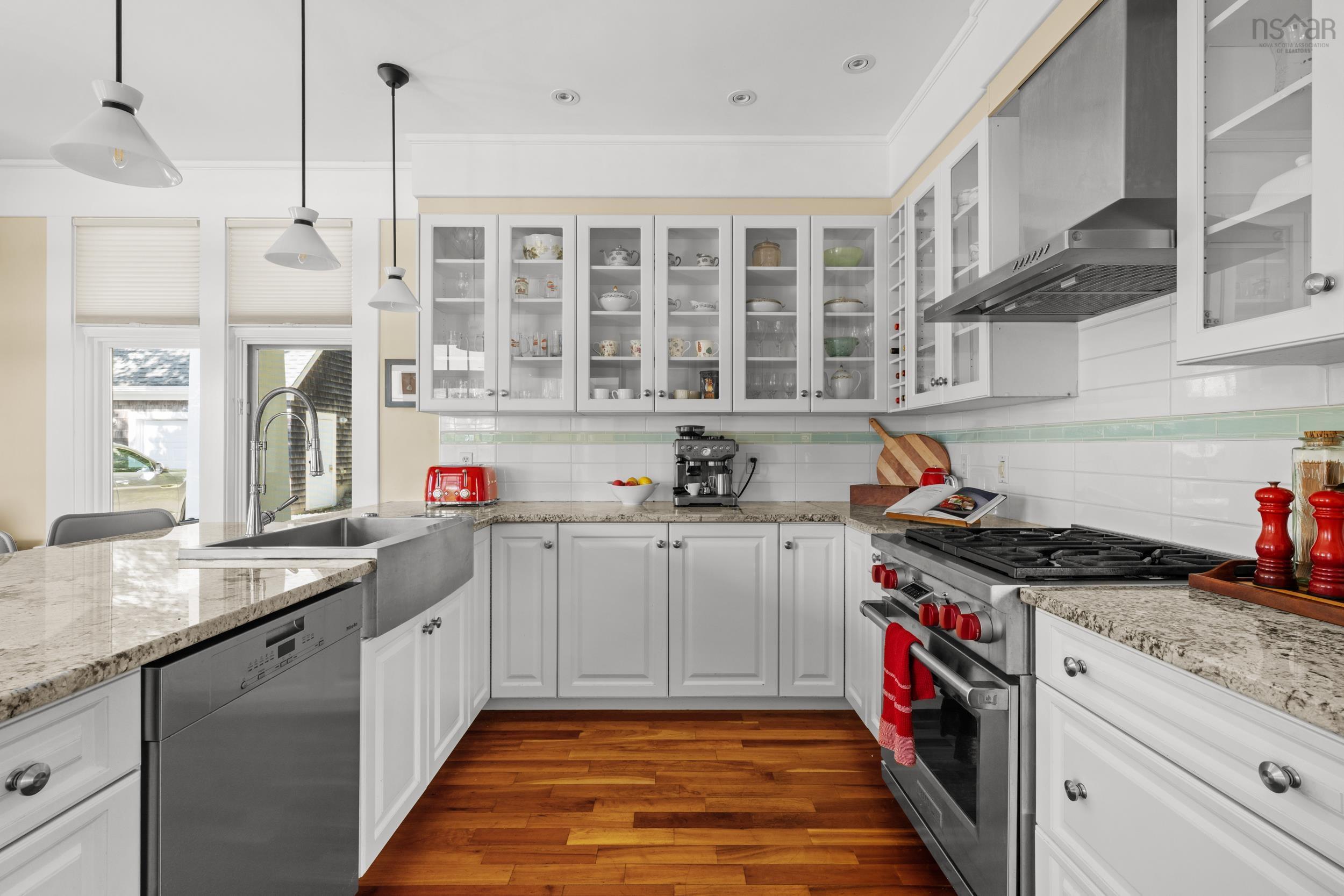 $1,640,000.00: 1712 Oakland Road, Oakland