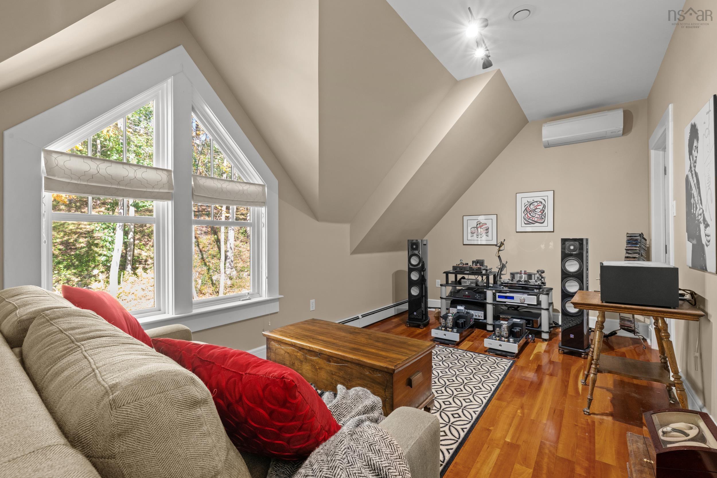 $1,640,000.00: 1712 Oakland Road, Oakland