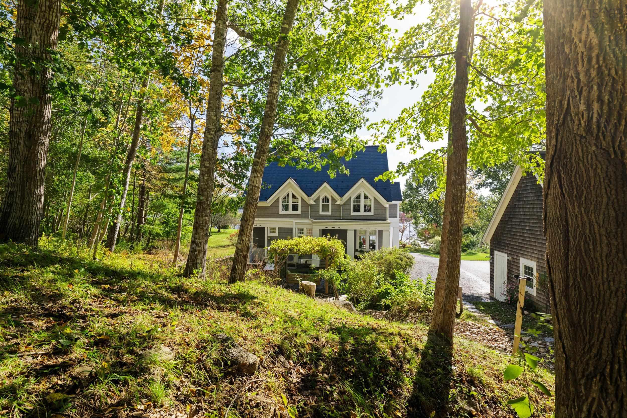 $1,640,000.00: 1712 Oakland Road, Oakland