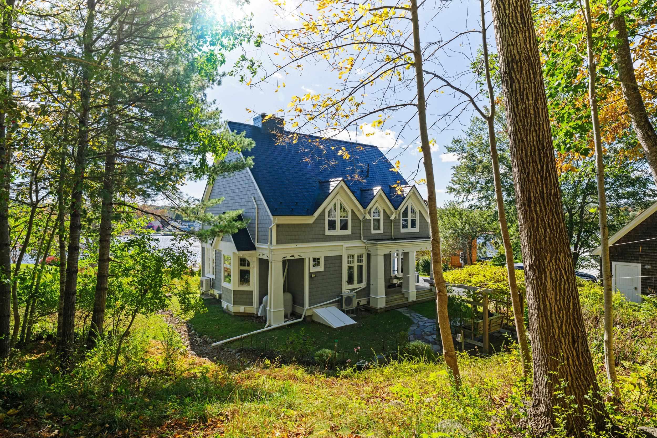 $1,640,000.00: 1712 Oakland Road, Oakland