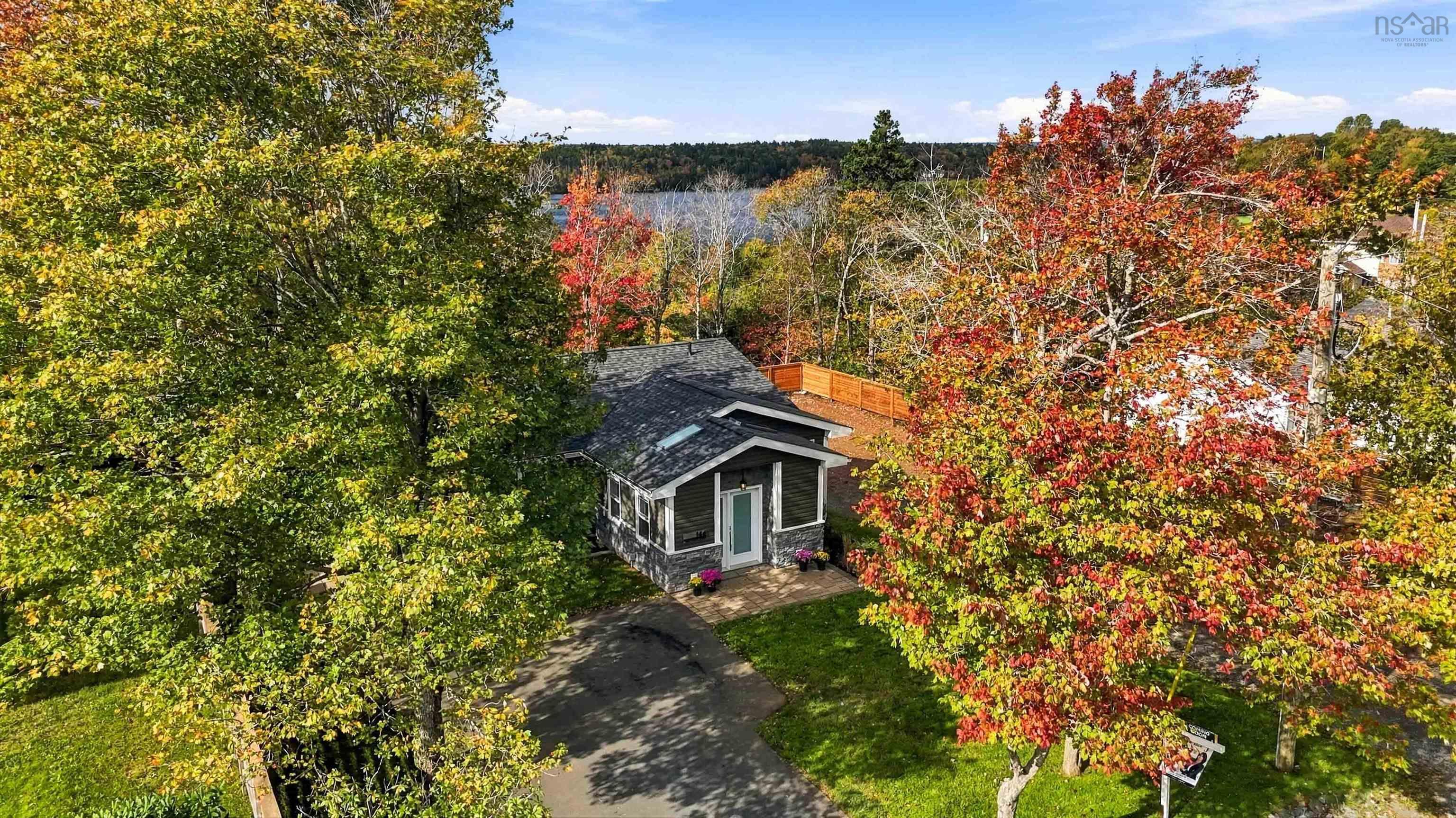 $769,900.00: 144 Montague Rd, Lake Loon