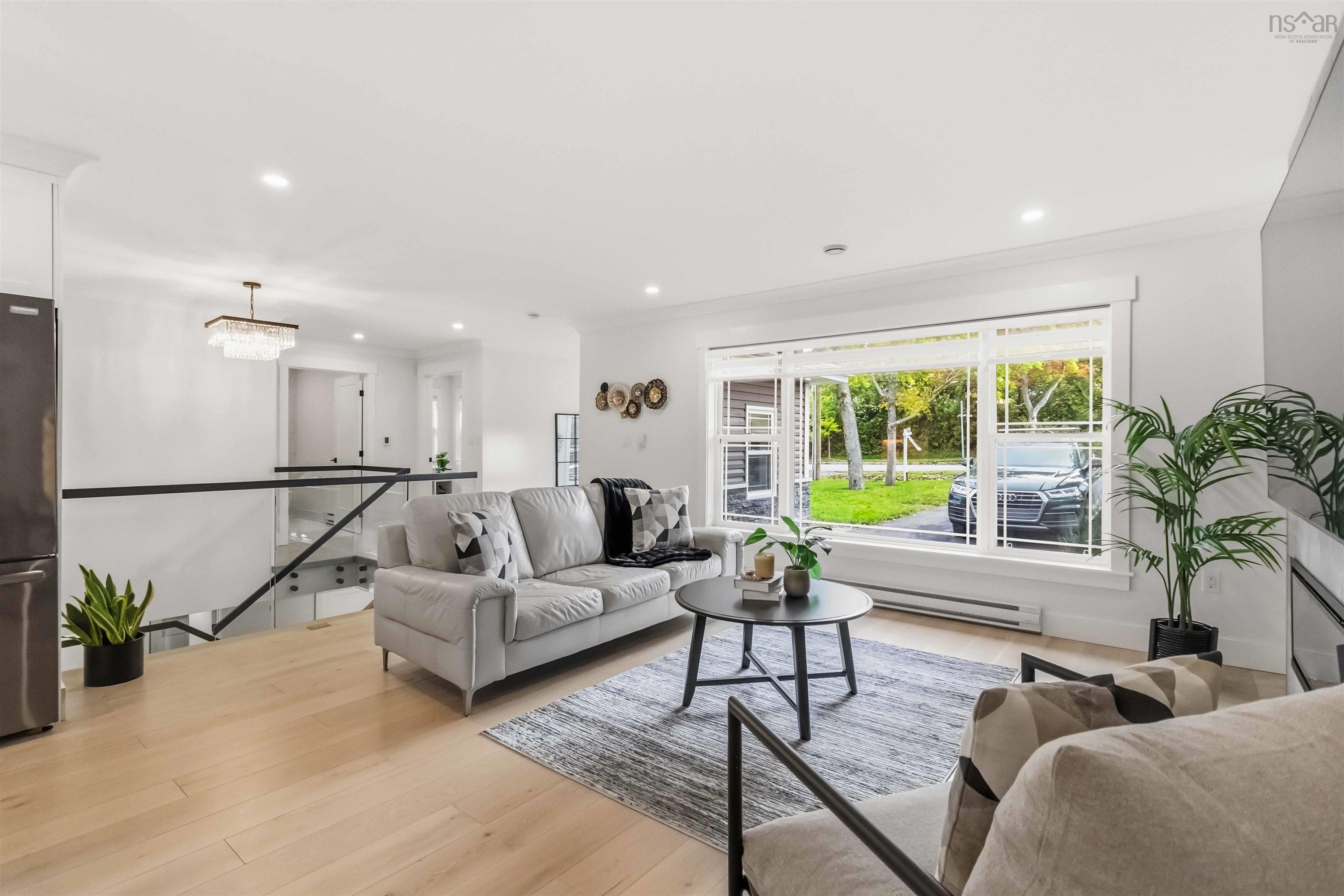 $769,900.00: 144 Montague Rd, Lake Loon
