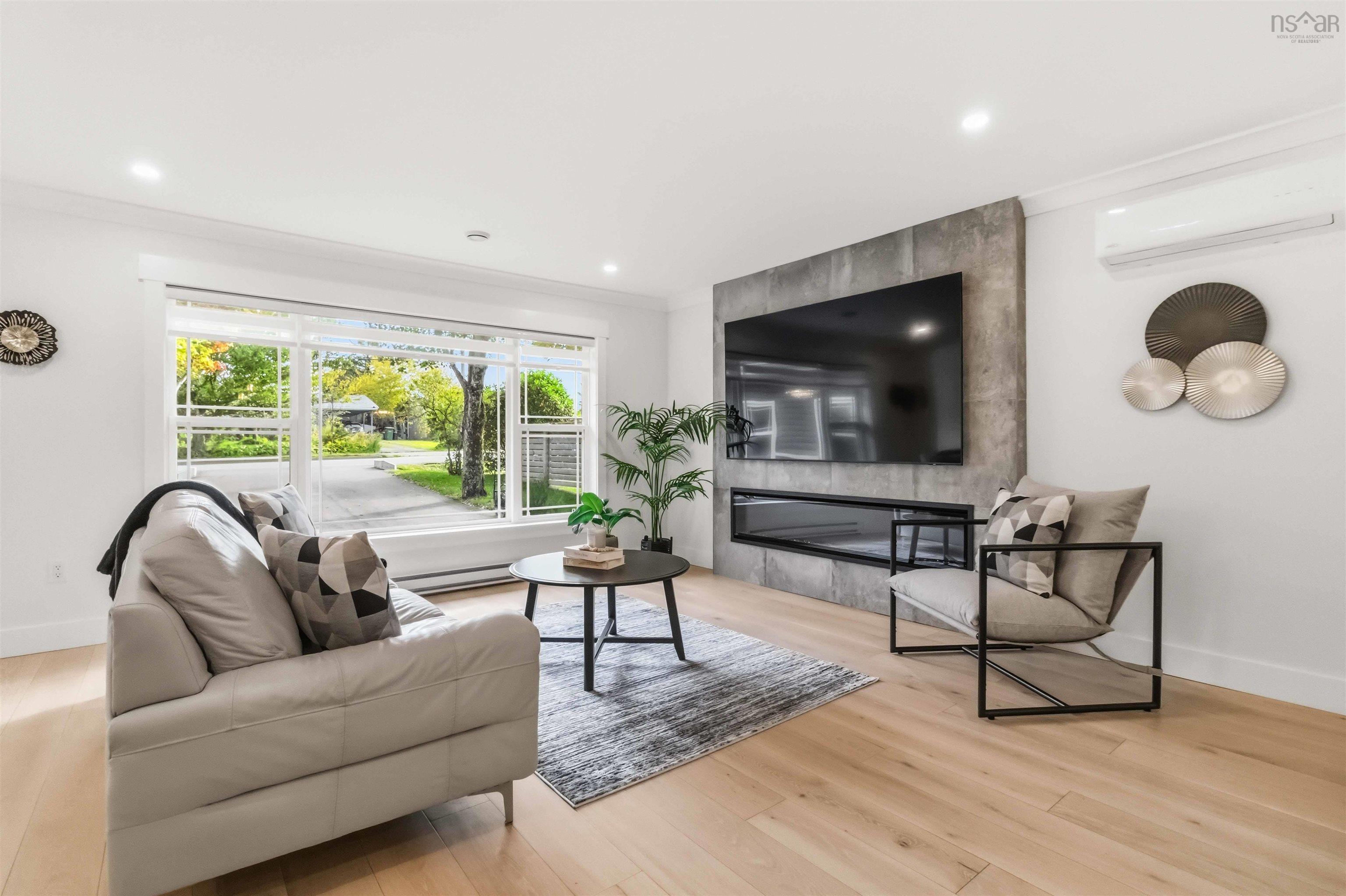 $769,900.00: 144 Montague Rd, Lake Loon