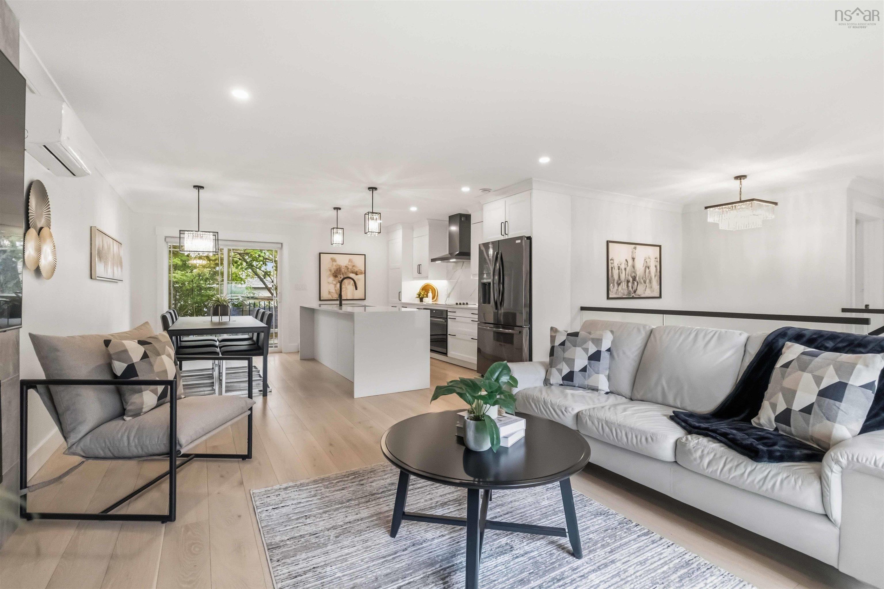 $769,900.00: 144 Montague Rd, Lake Loon