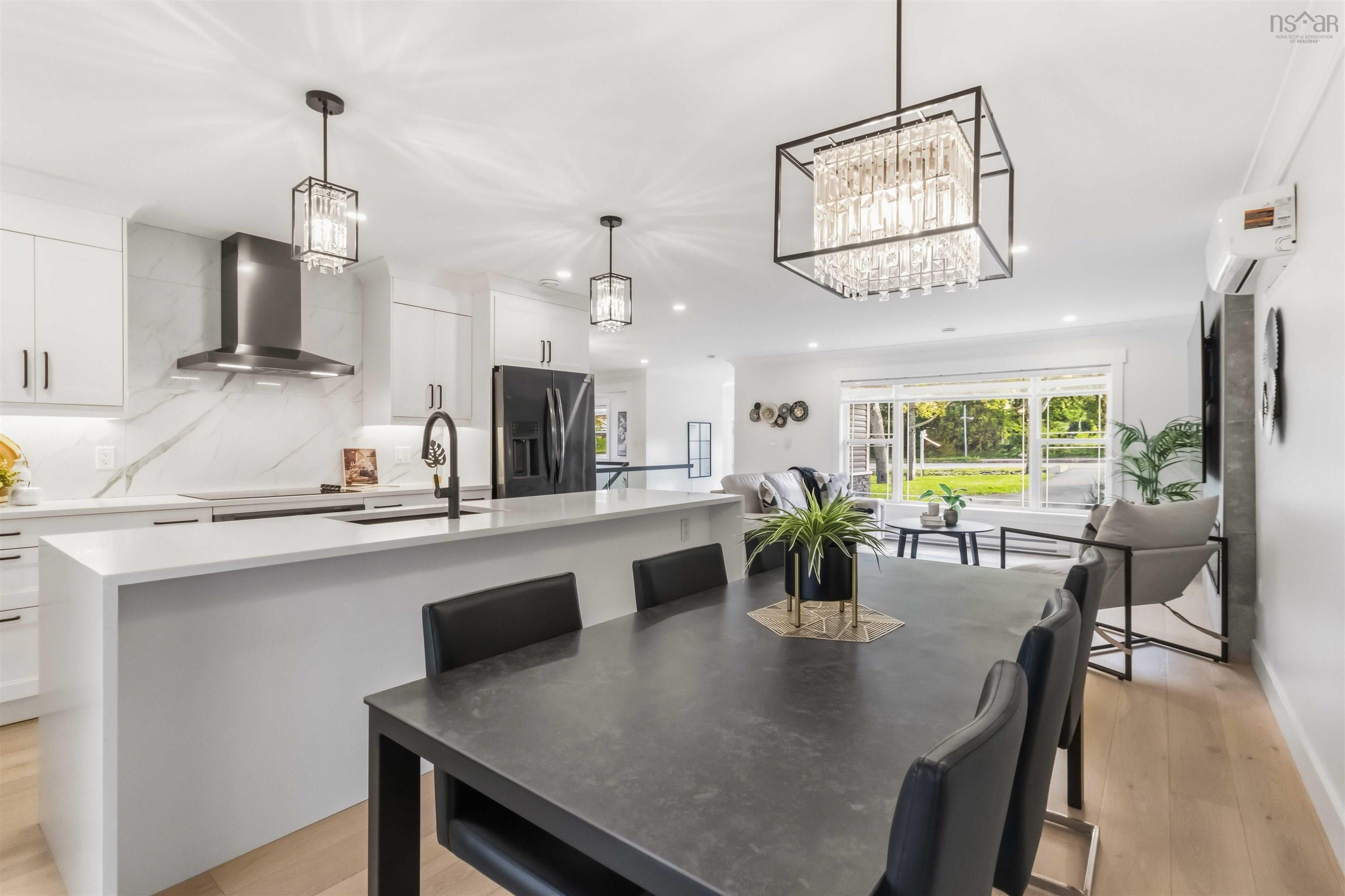 $769,900.00: 144 Montague Rd, Lake Loon