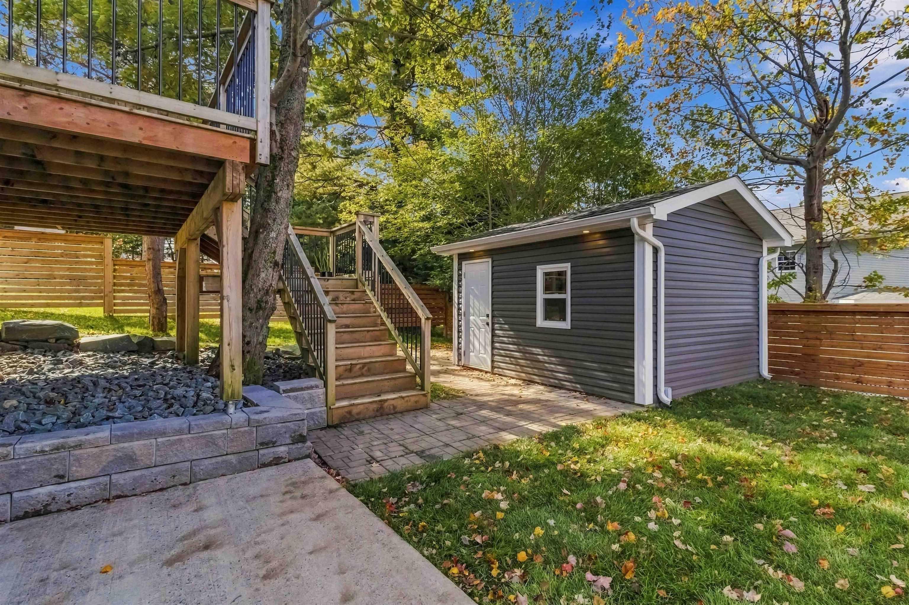 $769,900.00: 144 Montague Rd, Lake Loon