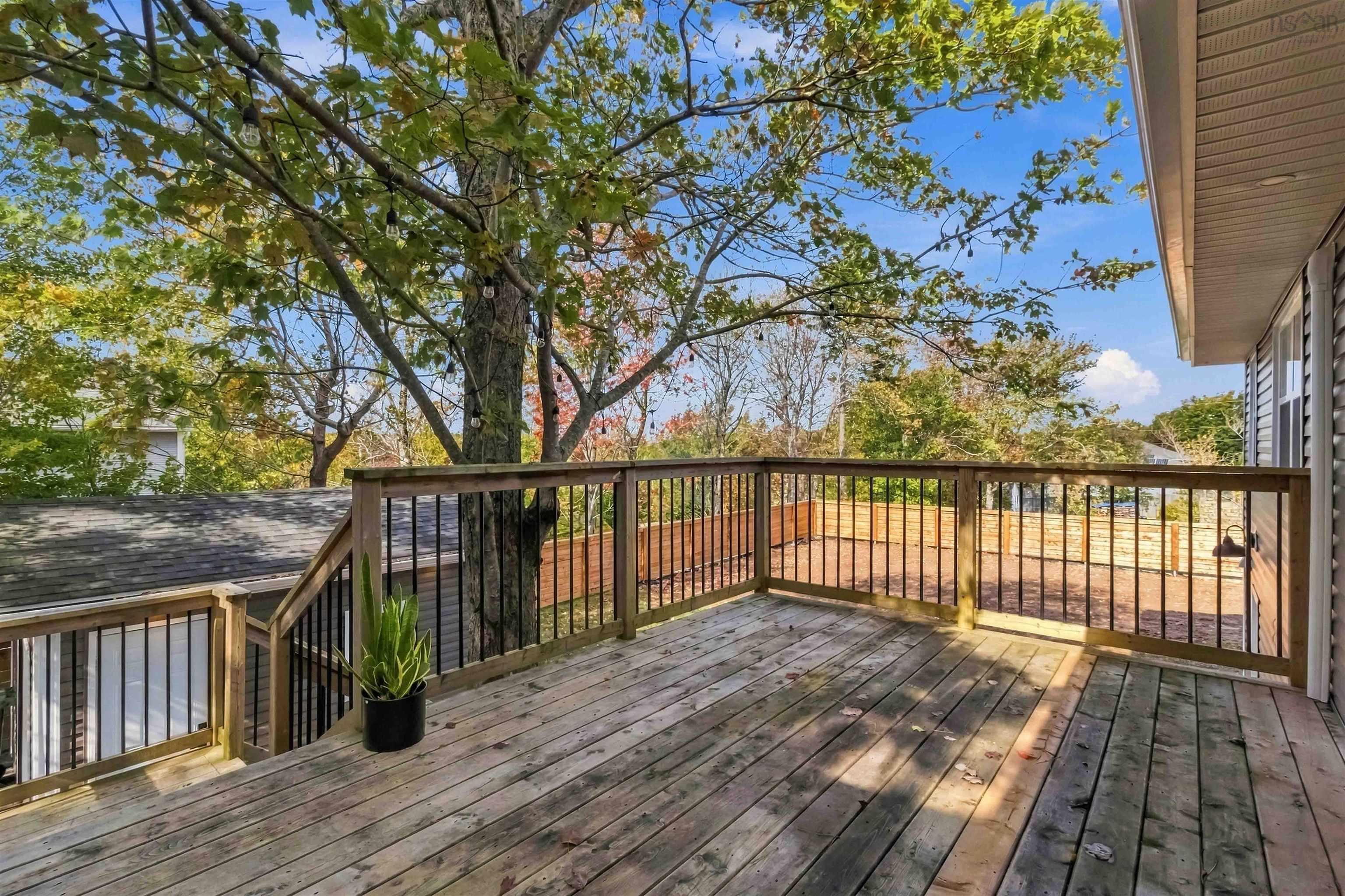 $769,900.00: 144 Montague Rd, Lake Loon