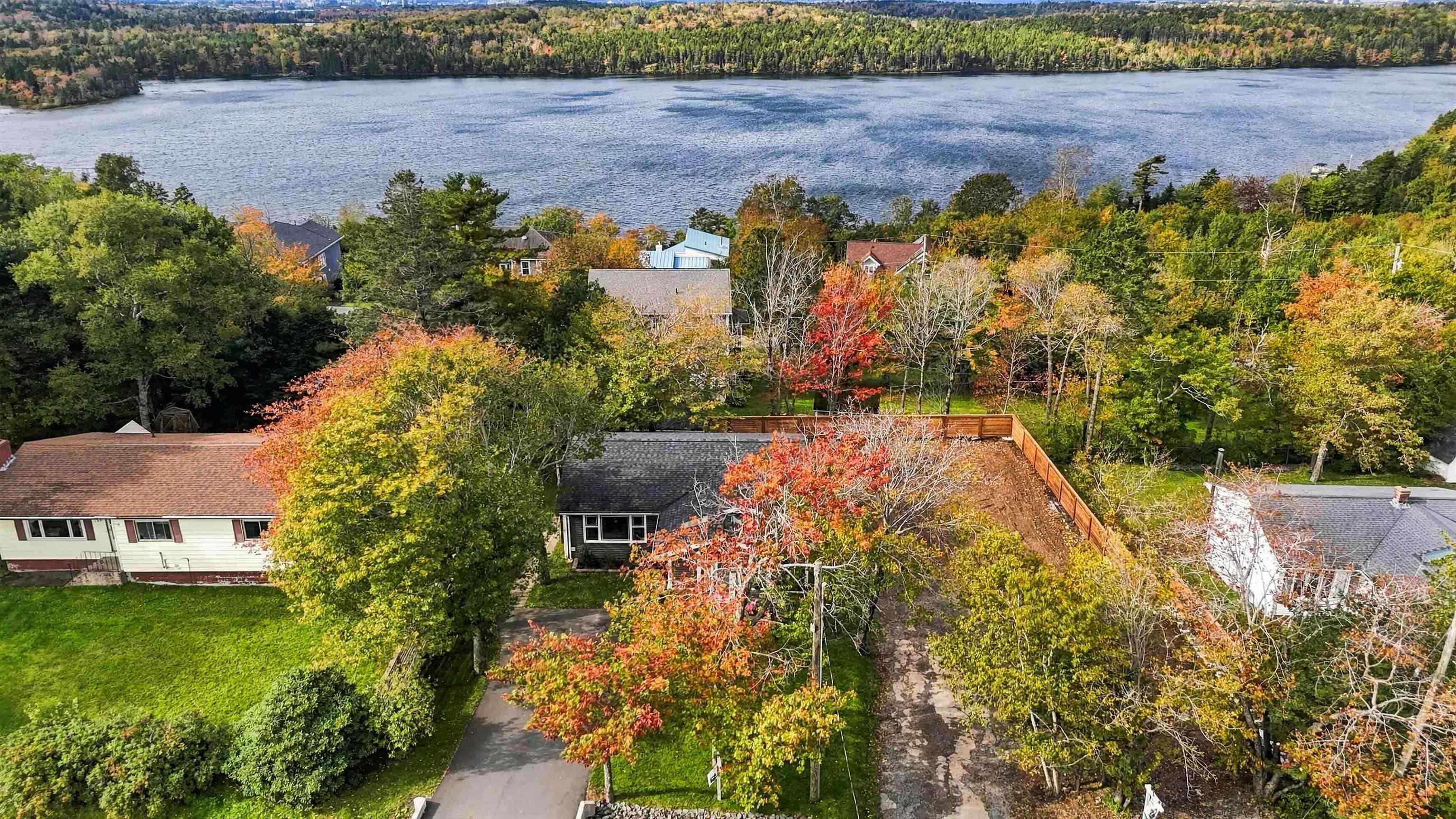 $769,900.00: 144 Montague Rd, Lake Loon