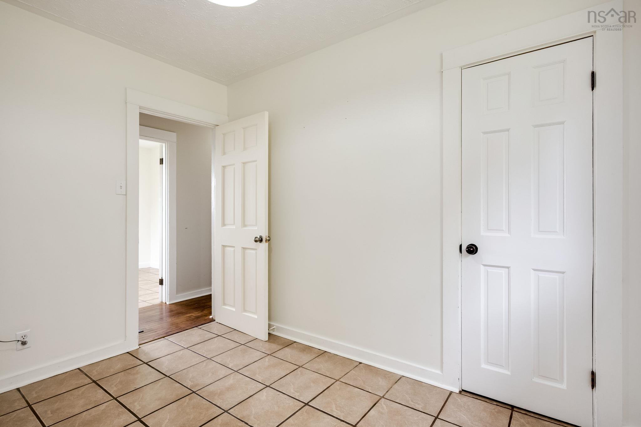 $475,000.00: 10068 Highway 221, Habitant