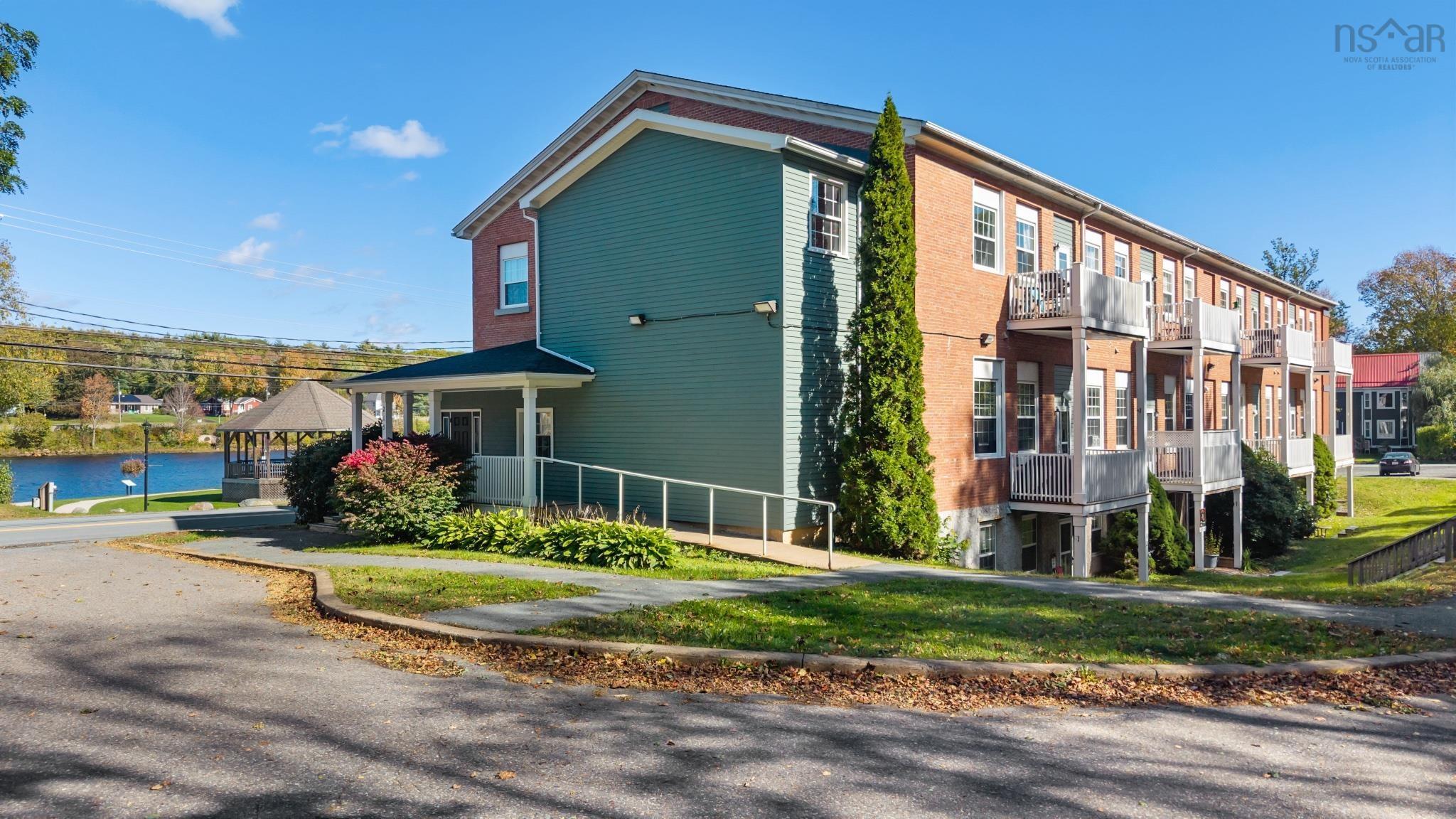 $279,000.00: 307 215 King Street, Bridgewater