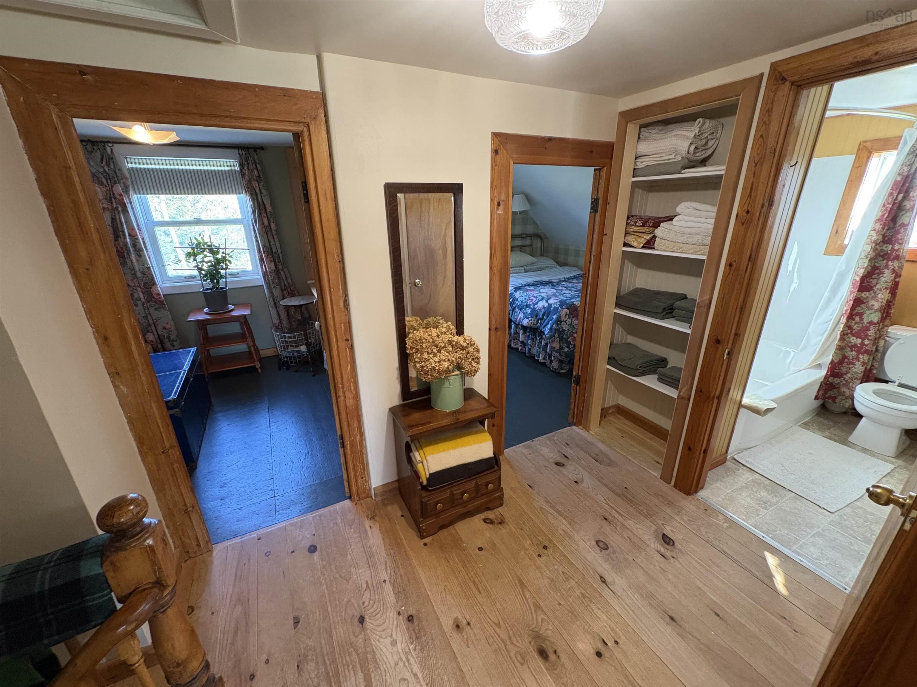 $749,000.00: 240 Bona Road, Cap La Ronde