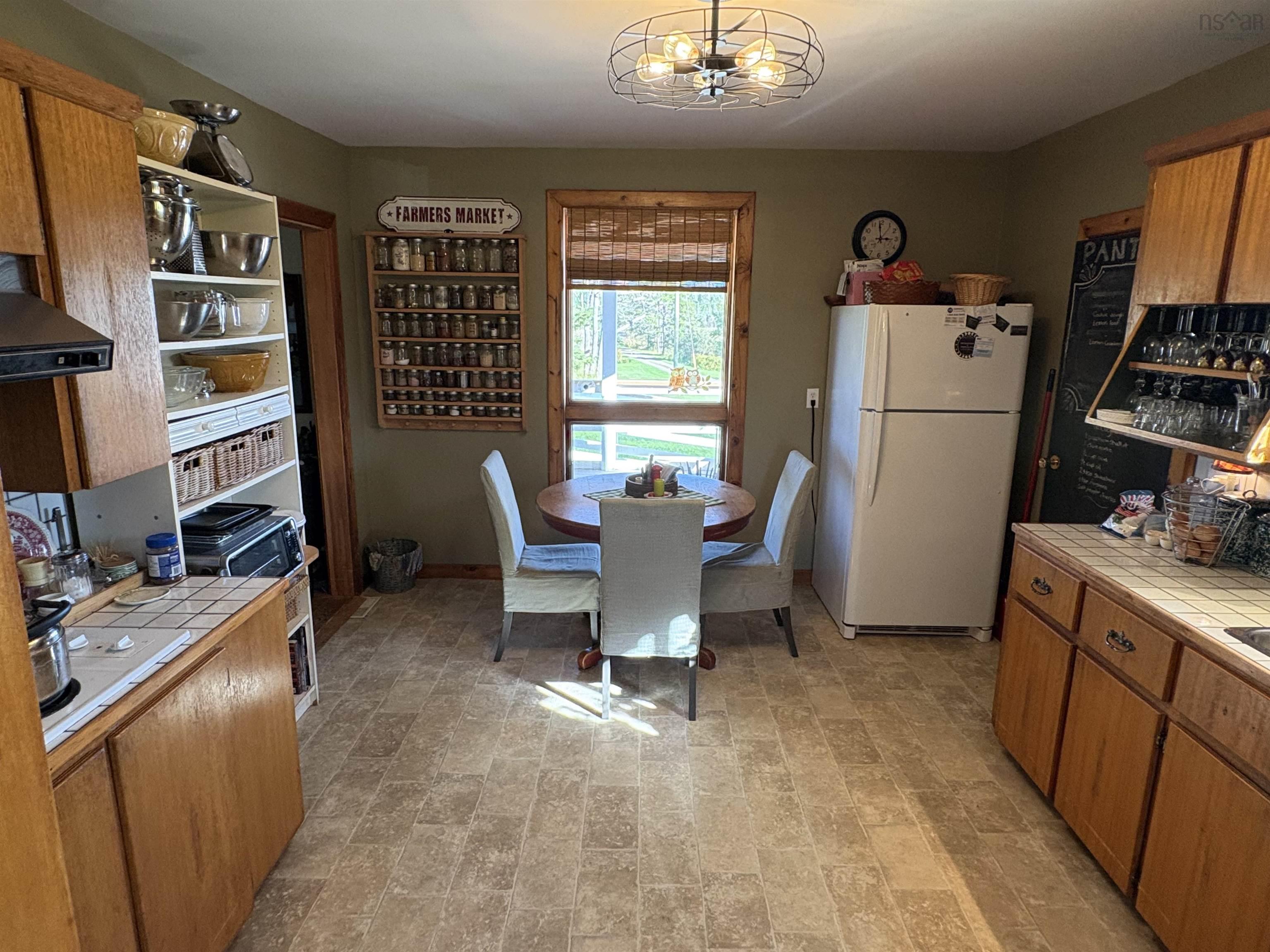 $749,000.00: 240 Bona Road, Cap La Ronde