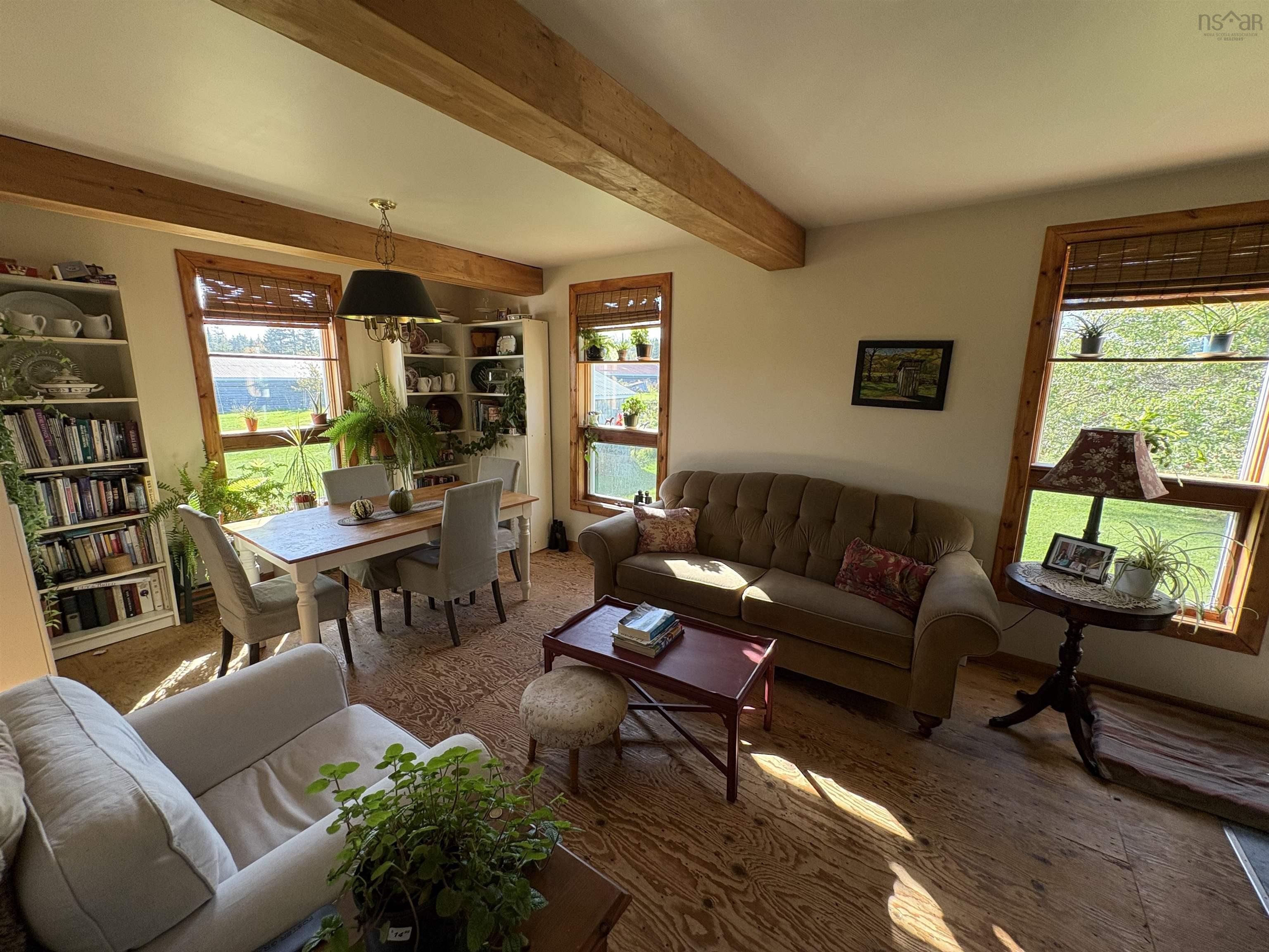 $749,000.00: 240 Bona Road, Cap La Ronde