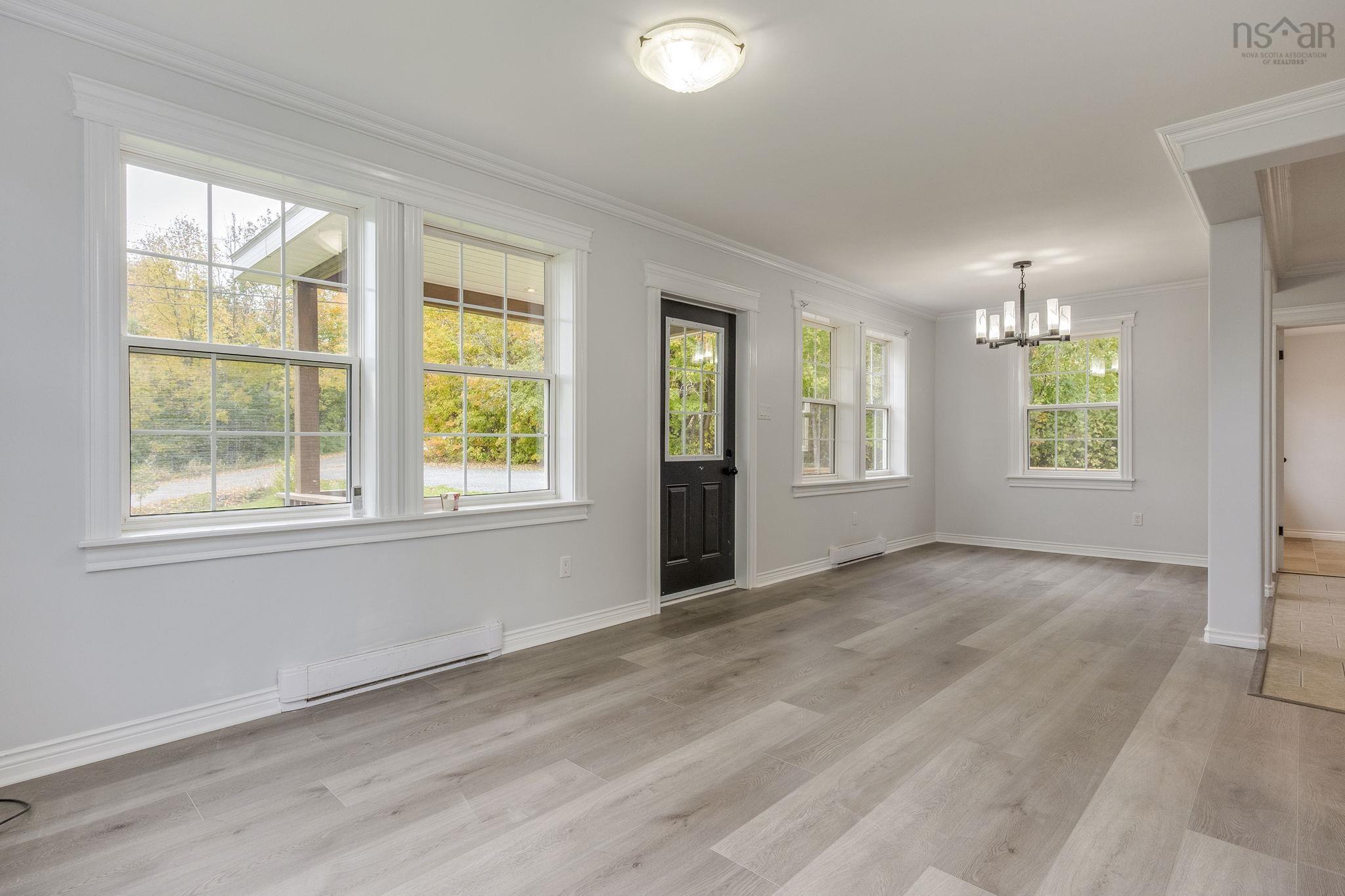 $350,000.00: 20 Beech Hill Road, North Alton