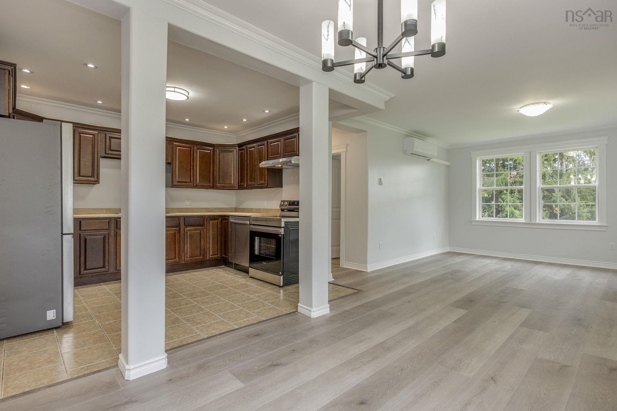 $350,000.00: 20 Beech Hill Road, North Alton