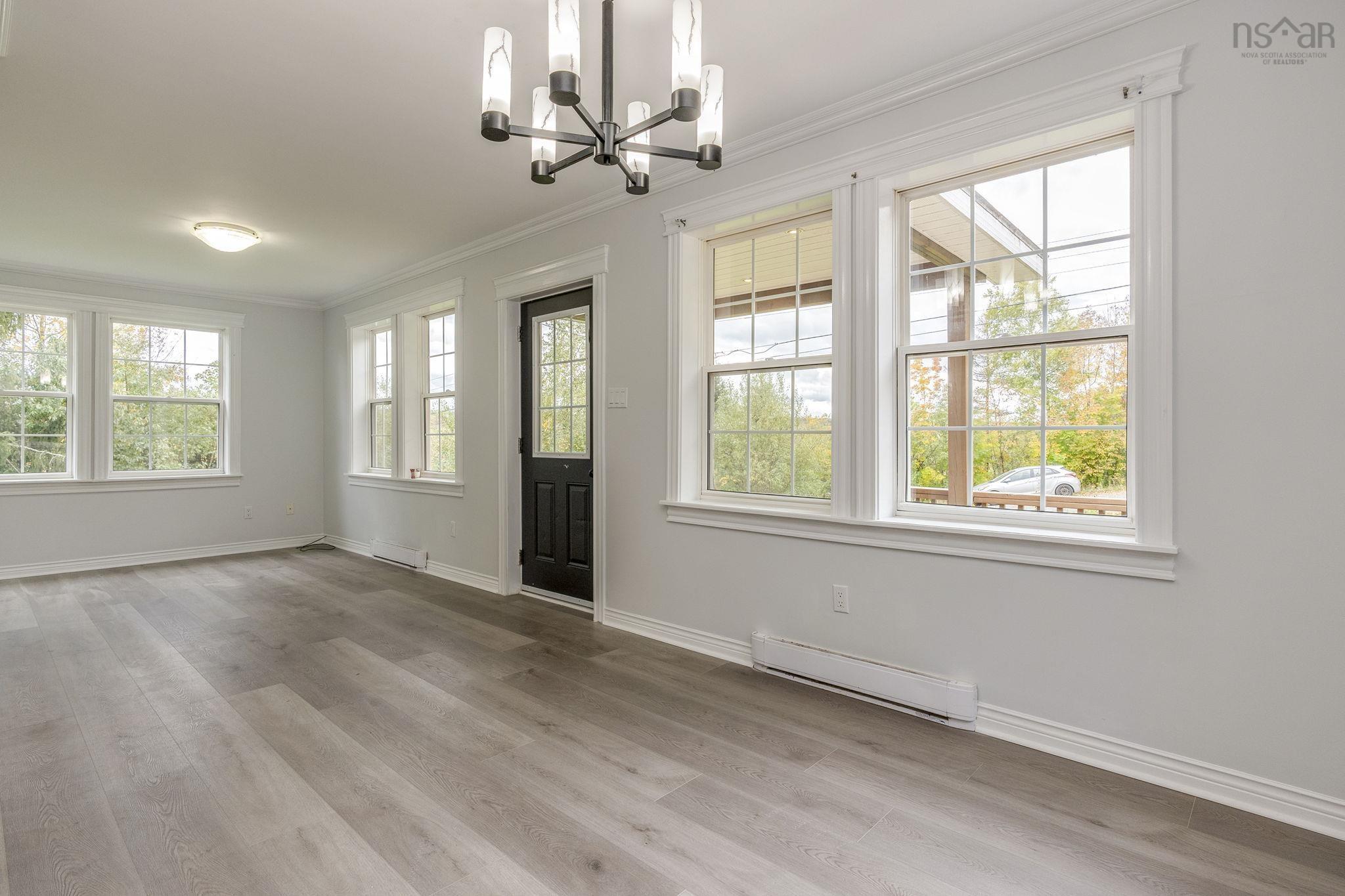 $350,000.00: 20 Beech Hill Road, North Alton