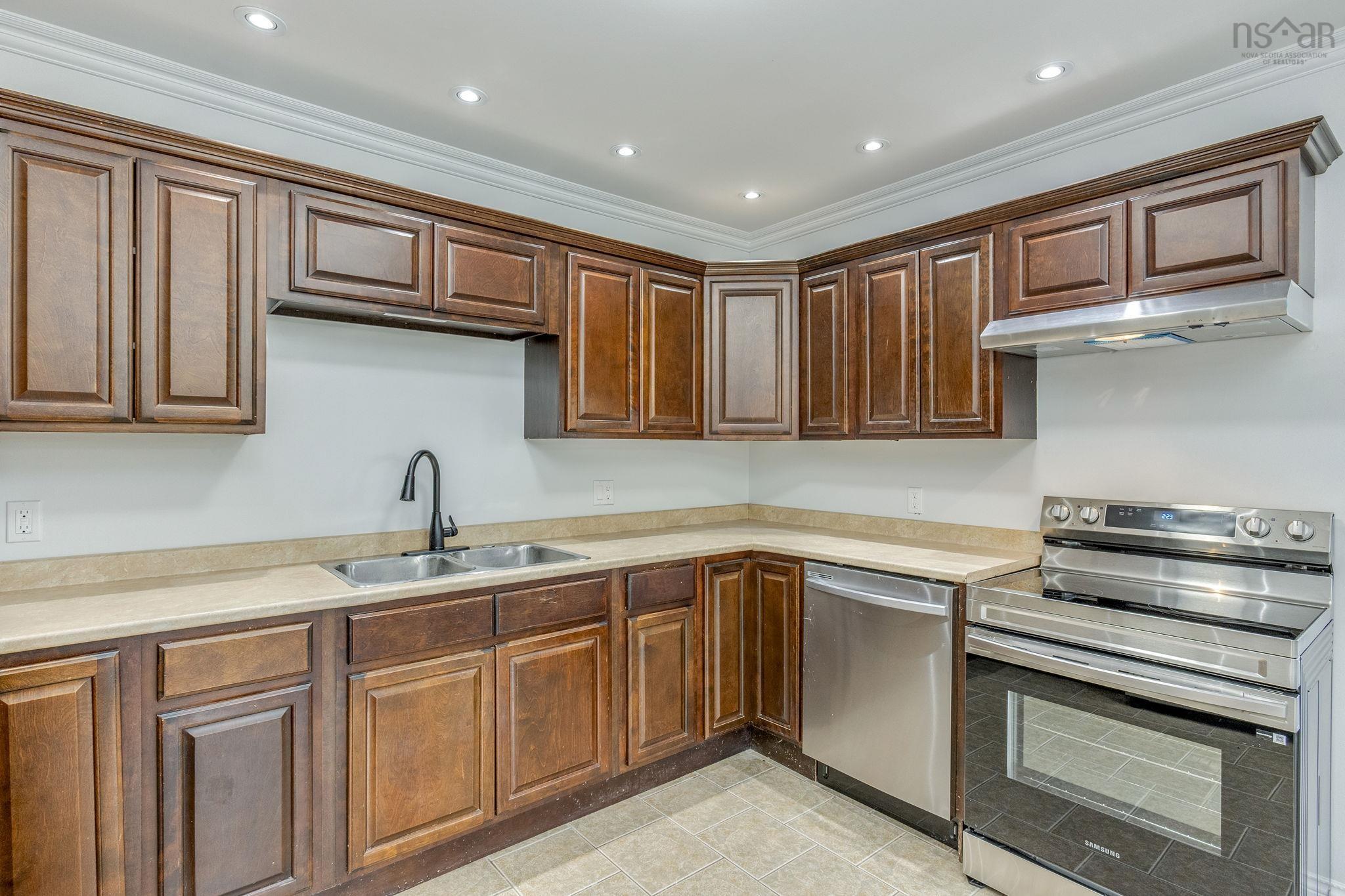 $350,000.00: 20 Beech Hill Road, North Alton