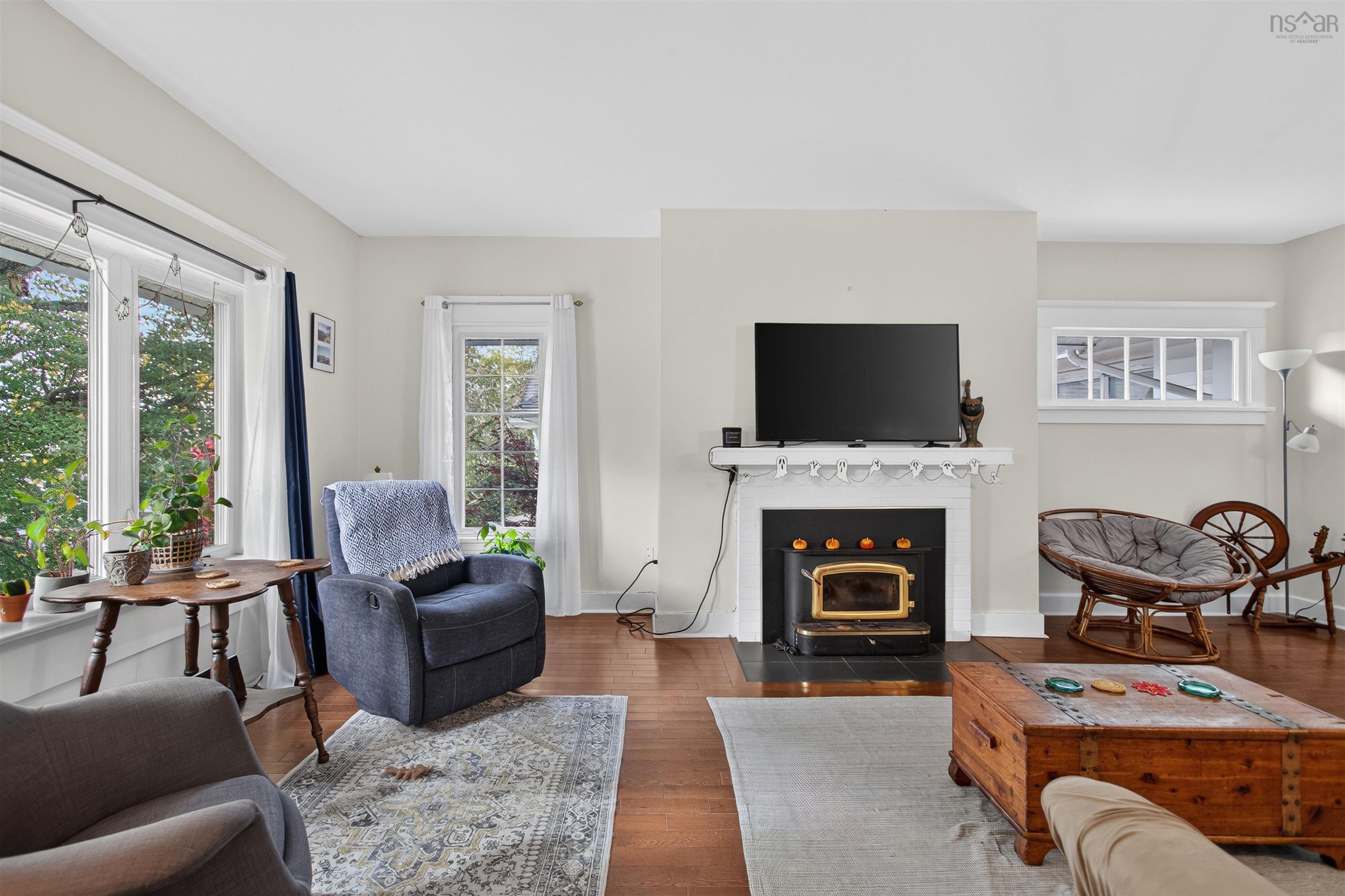 6421/6423 Coburg Road, Halifax, NS (MLS® 202625896)