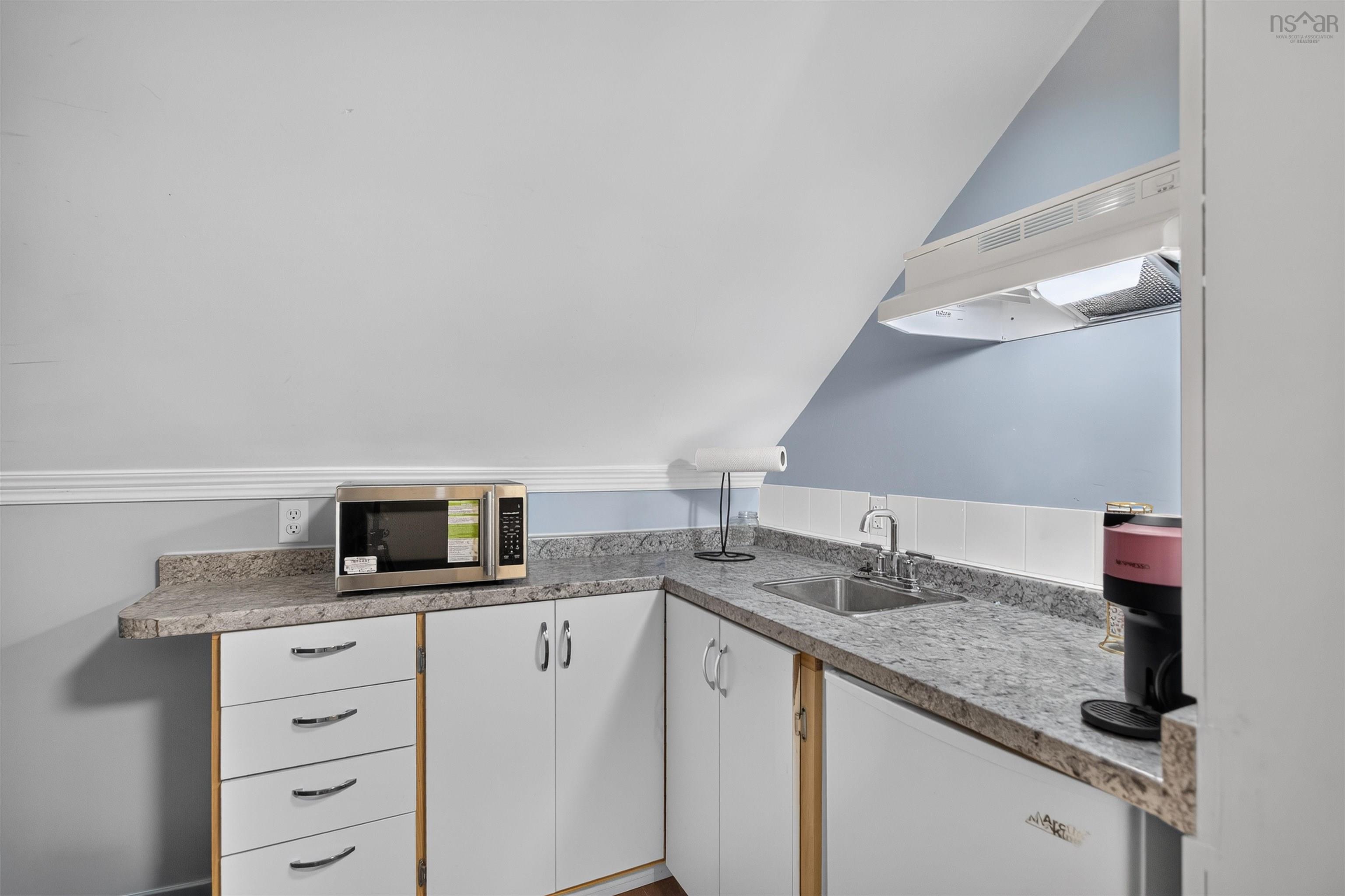 6421/6423 Coburg Road, Halifax, NS (MLS® 202625896)