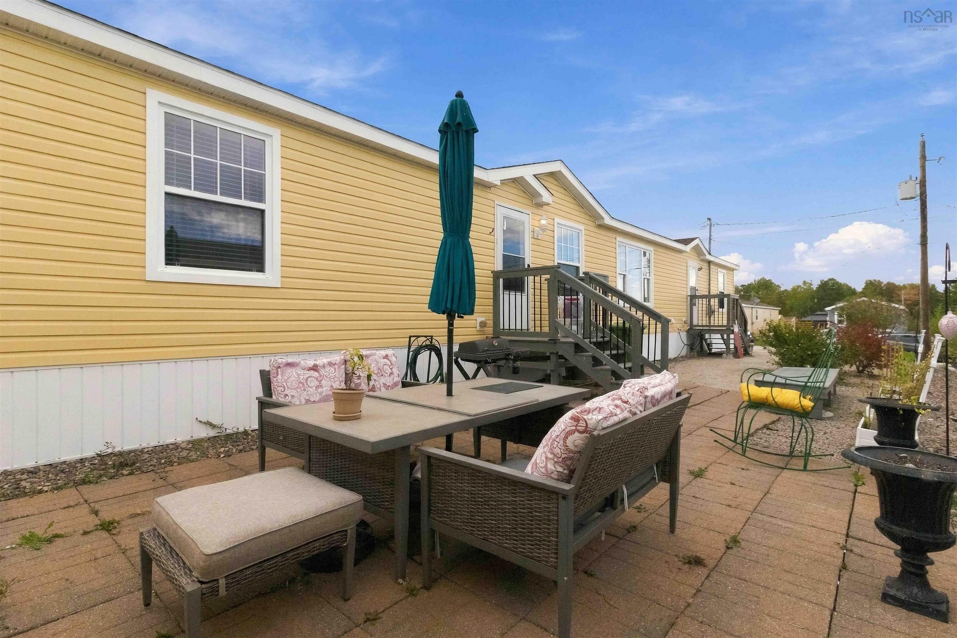 $299,900.00: 17 Periwinkle Run, Simms Settlement