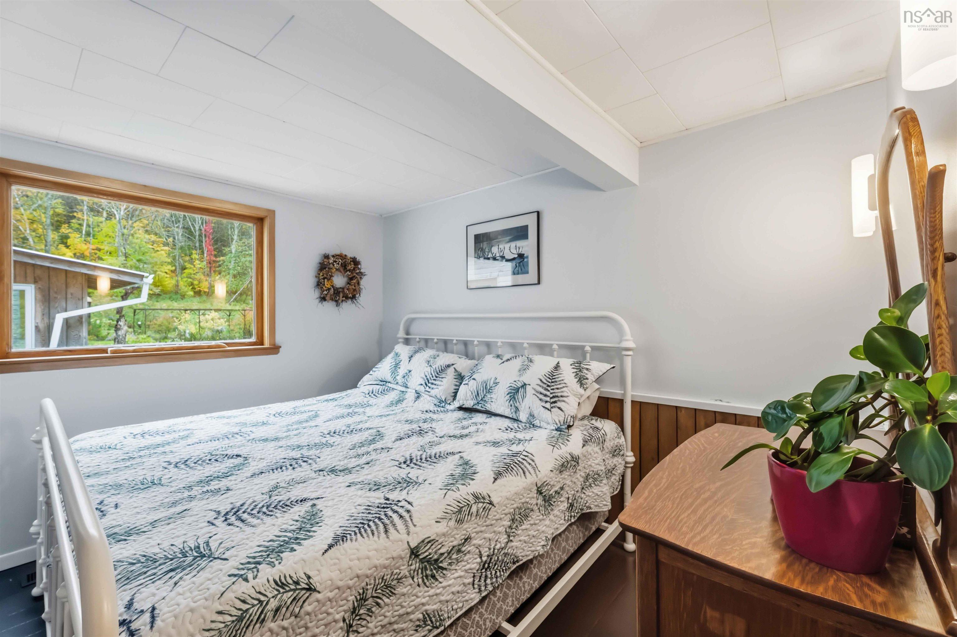 $395,000.00: 230 Rocknotch Road, South Tremont