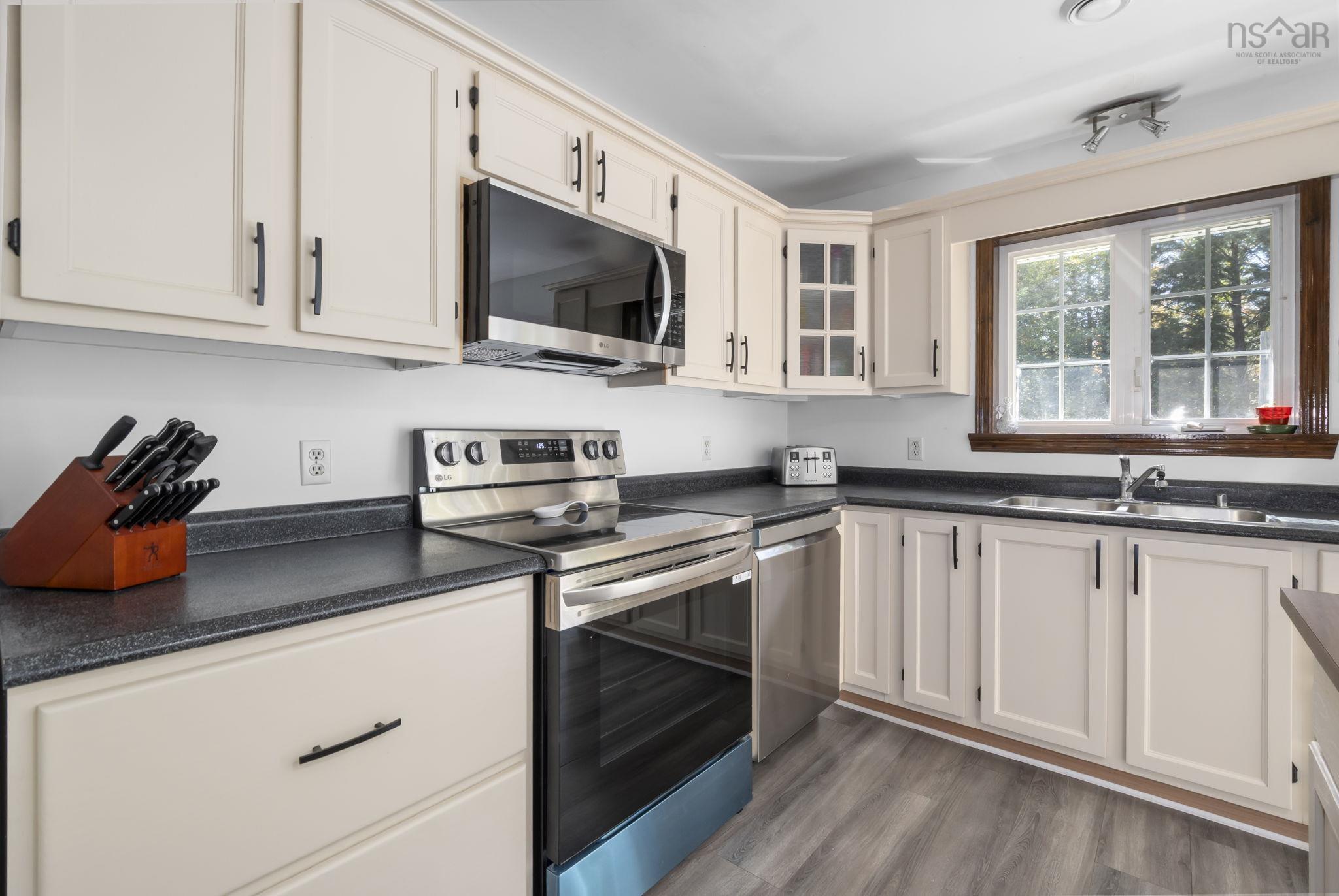 $599,900.00: 696 Summit Ridge Road Road, Vaughan