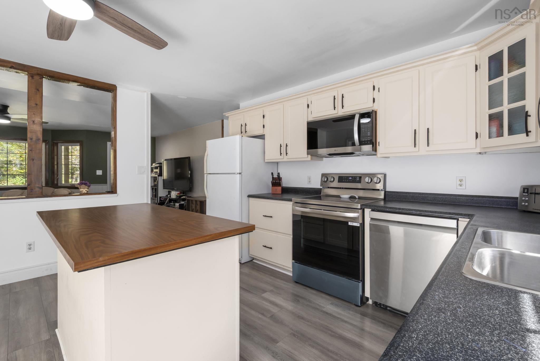 $599,900.00: 696 Summit Ridge Road Road, Vaughan