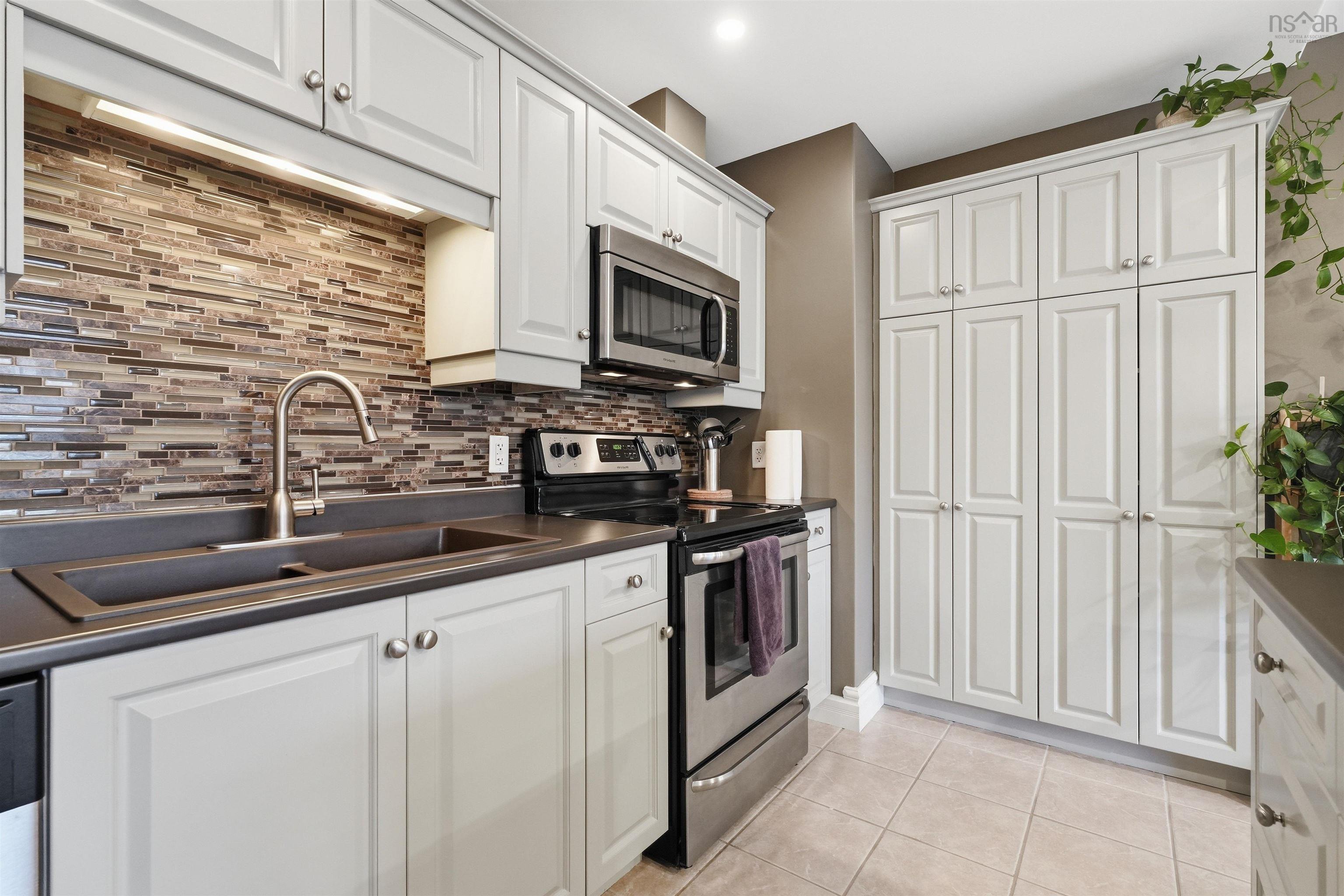$419,900.00: 301 87 Pebblecreek Crescent, Dartmouth