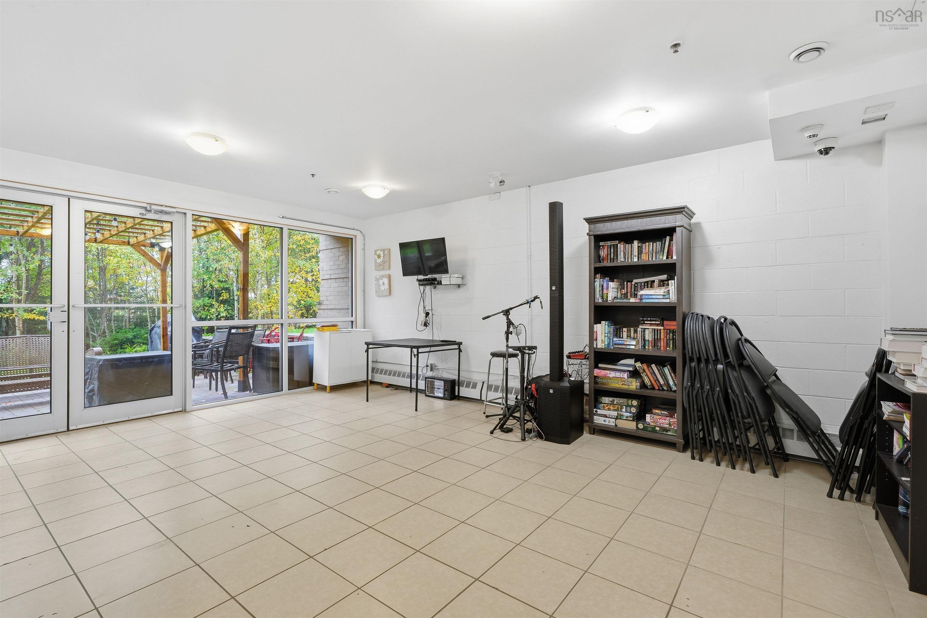 $419,900.00: 301 87 Pebblecreek Crescent, Dartmouth