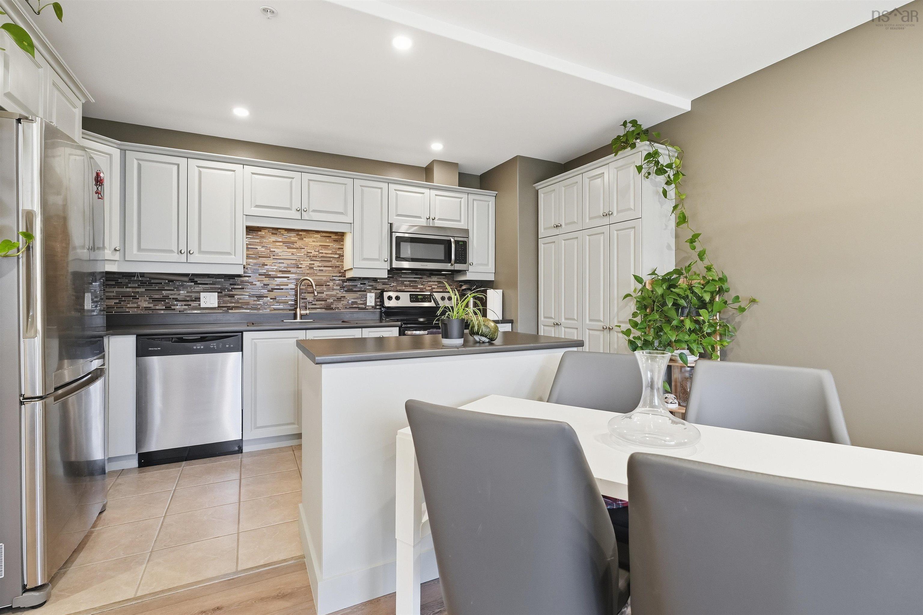 $419,900.00: 301 87 Pebblecreek Crescent, Dartmouth