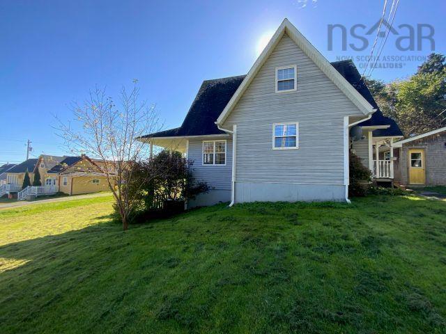 $489,000.00: 11 North Street Lane, Guysborough
