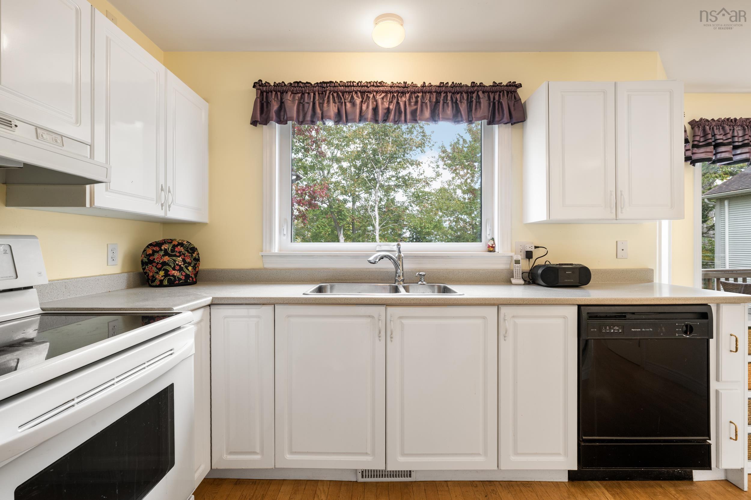 $649,900.00: 5 Clipper Court, Bedford