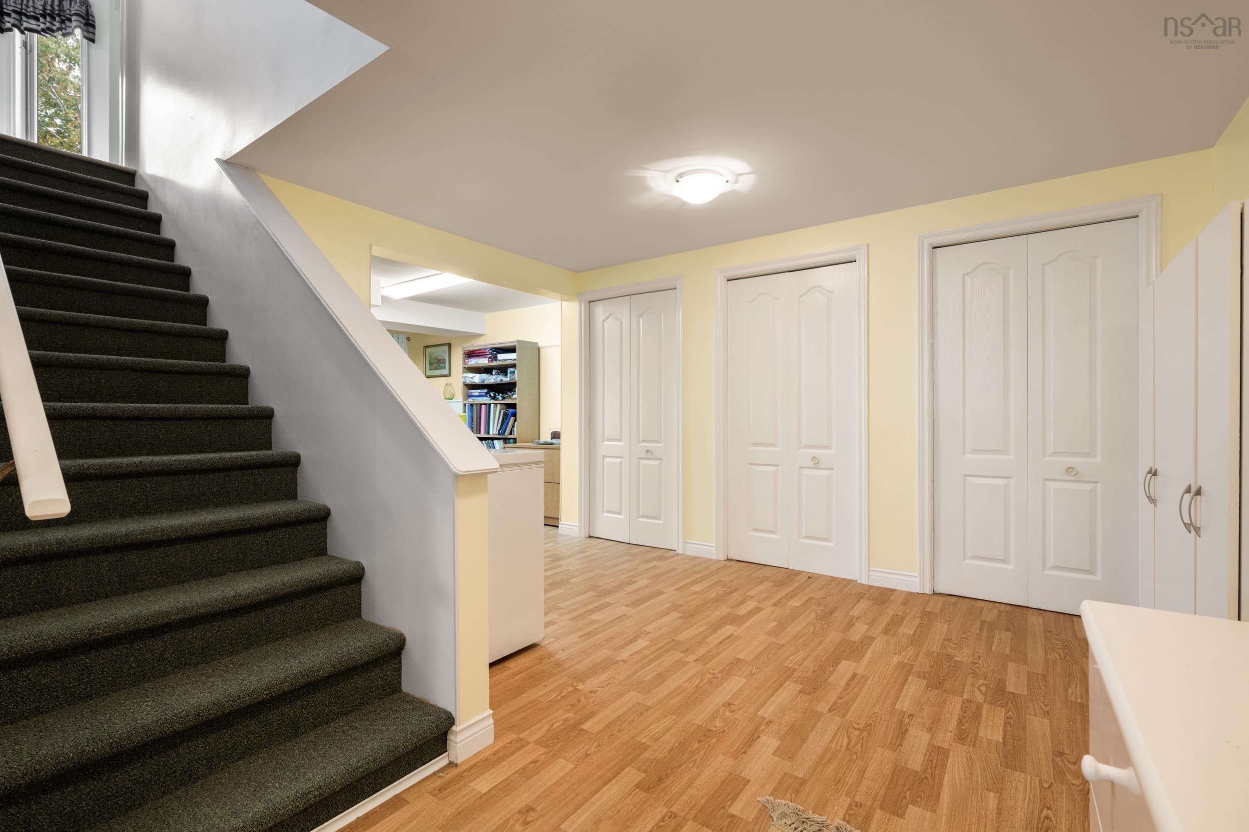 $649,900.00: 5 Clipper Court, Bedford