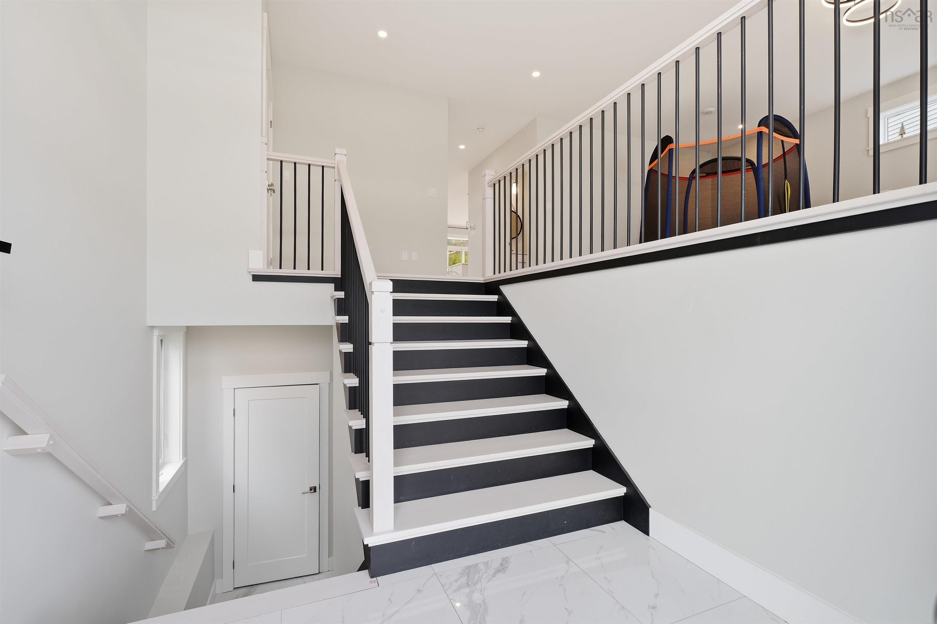 $1,120,000.00: 31 Samaa Court, Bedford