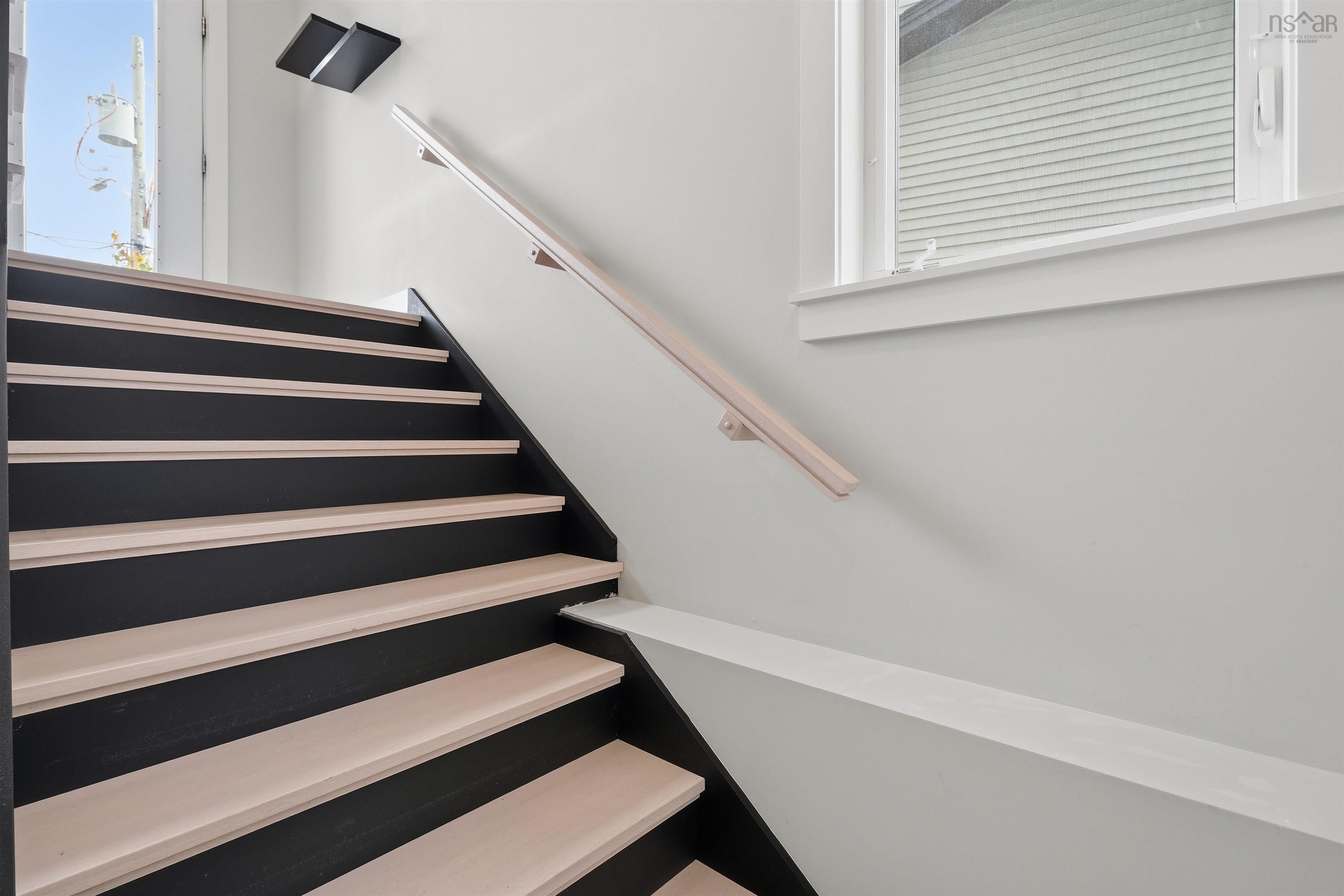 $1,120,000.00: 31 Samaa Court, Bedford