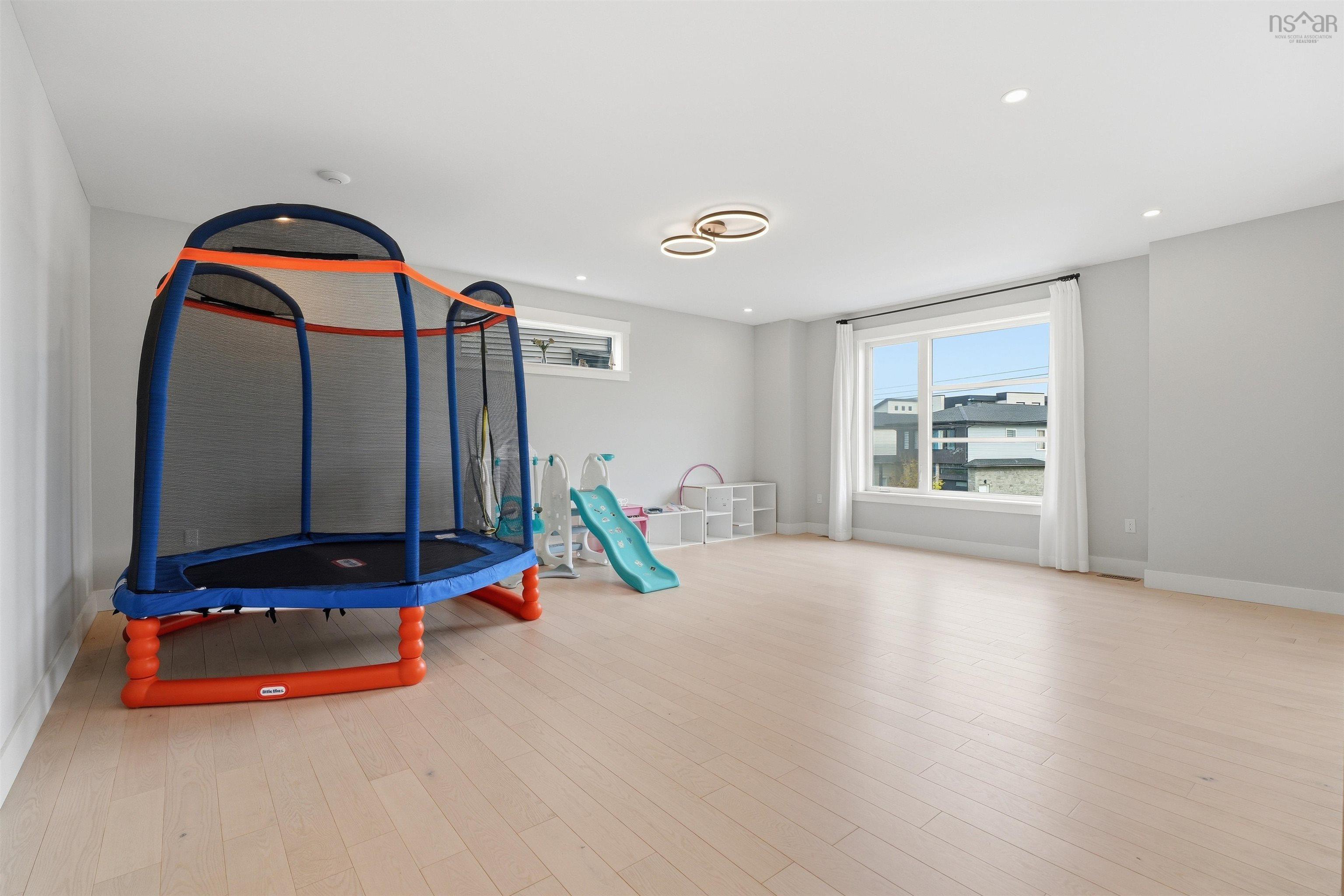 $1,120,000.00: 31 Samaa Court, Bedford