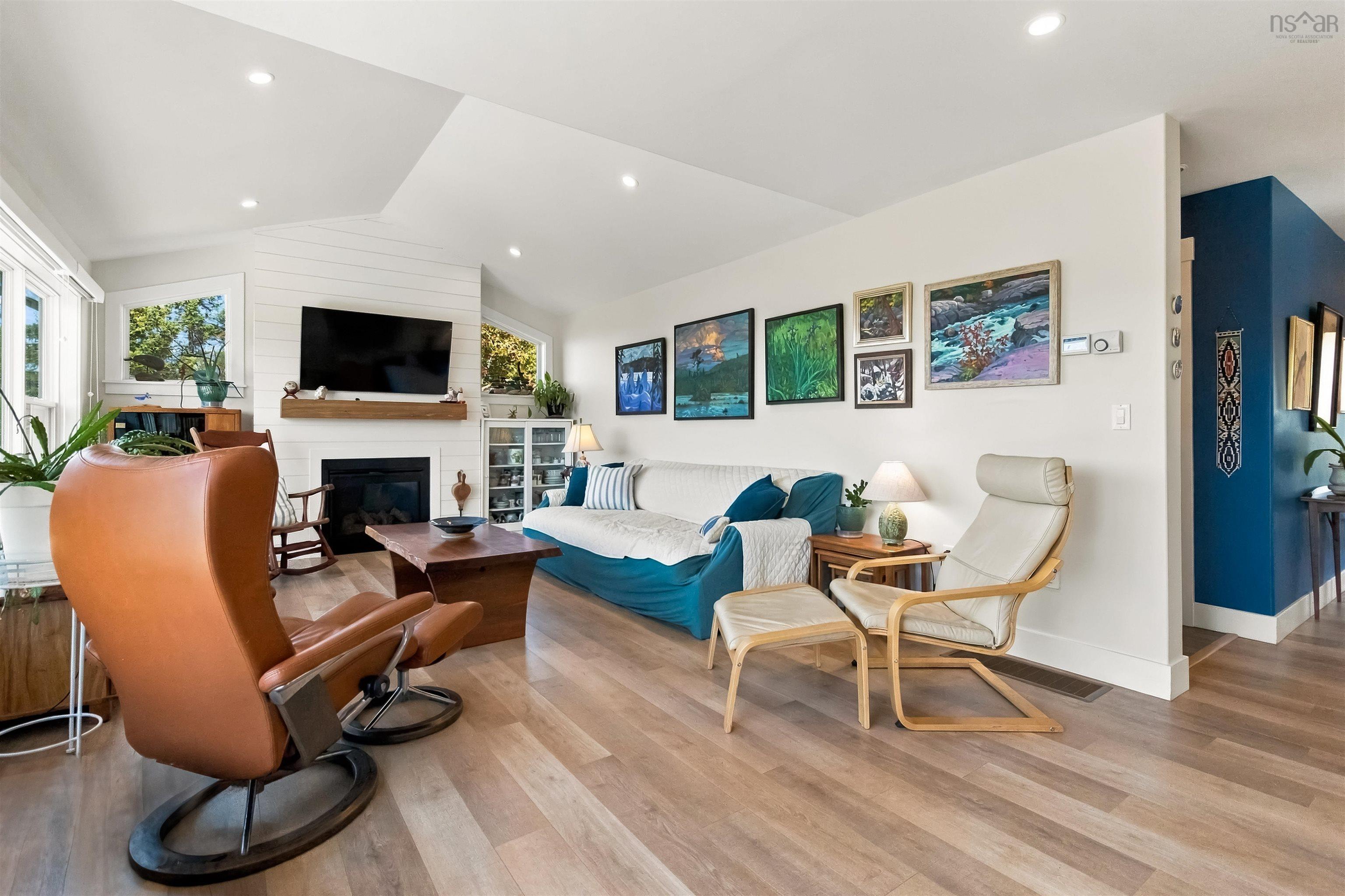 $1,100,000.00: 134 Hargrove Lane Lane, Whites Lake