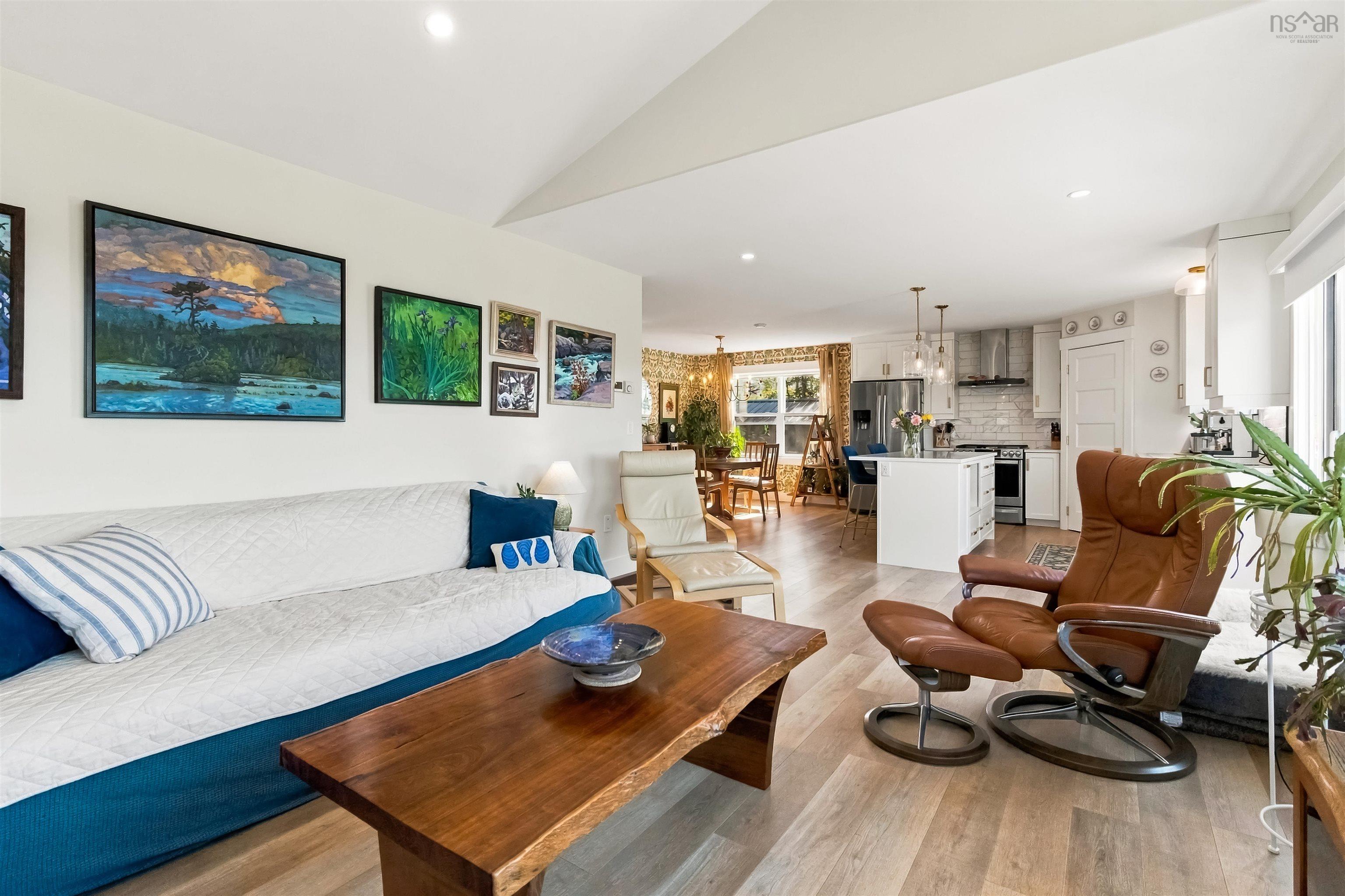 $1,100,000.00: 134 Hargrove Lane Lane, Whites Lake