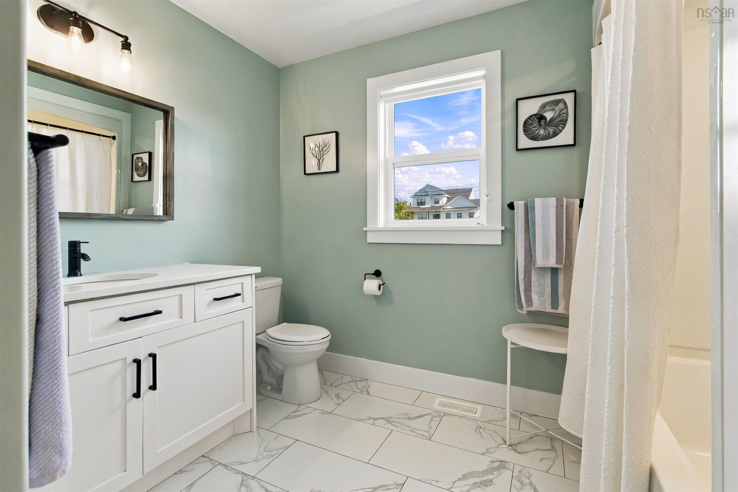 $1,100,000.00: 134 Hargrove Lane Lane, Whites Lake