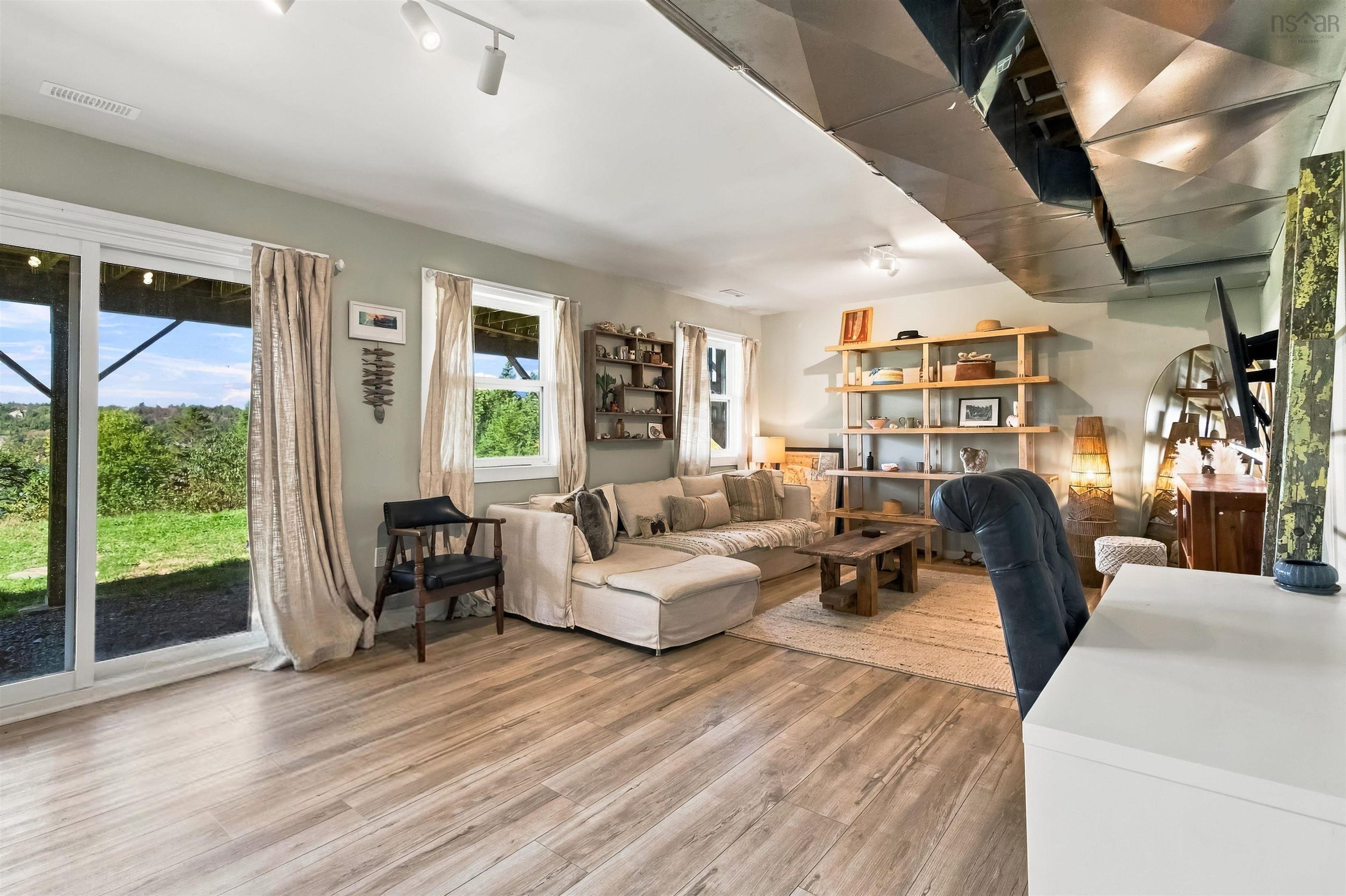 $1,100,000.00: 134 Hargrove Lane Lane, Whites Lake