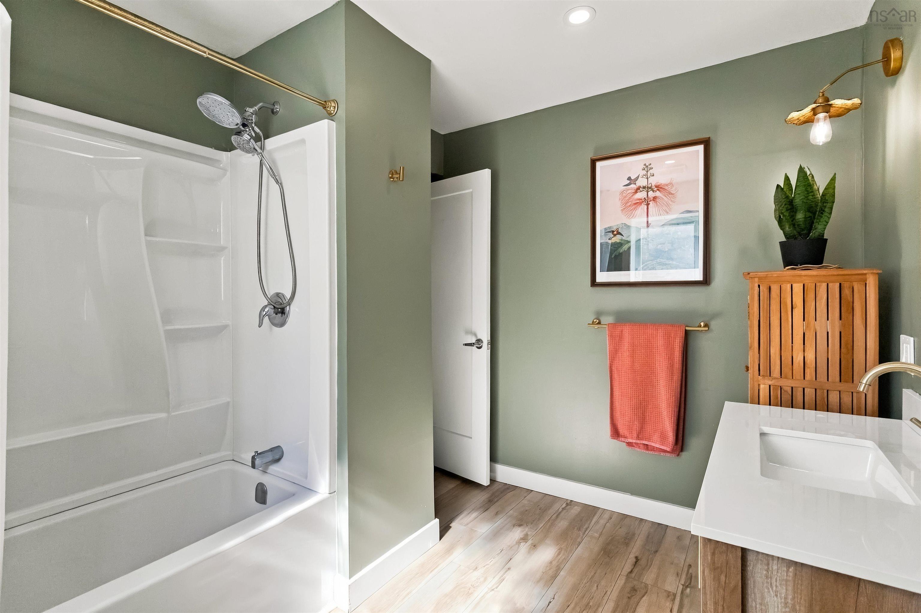 $1,100,000.00: 134 Hargrove Lane Lane, Whites Lake